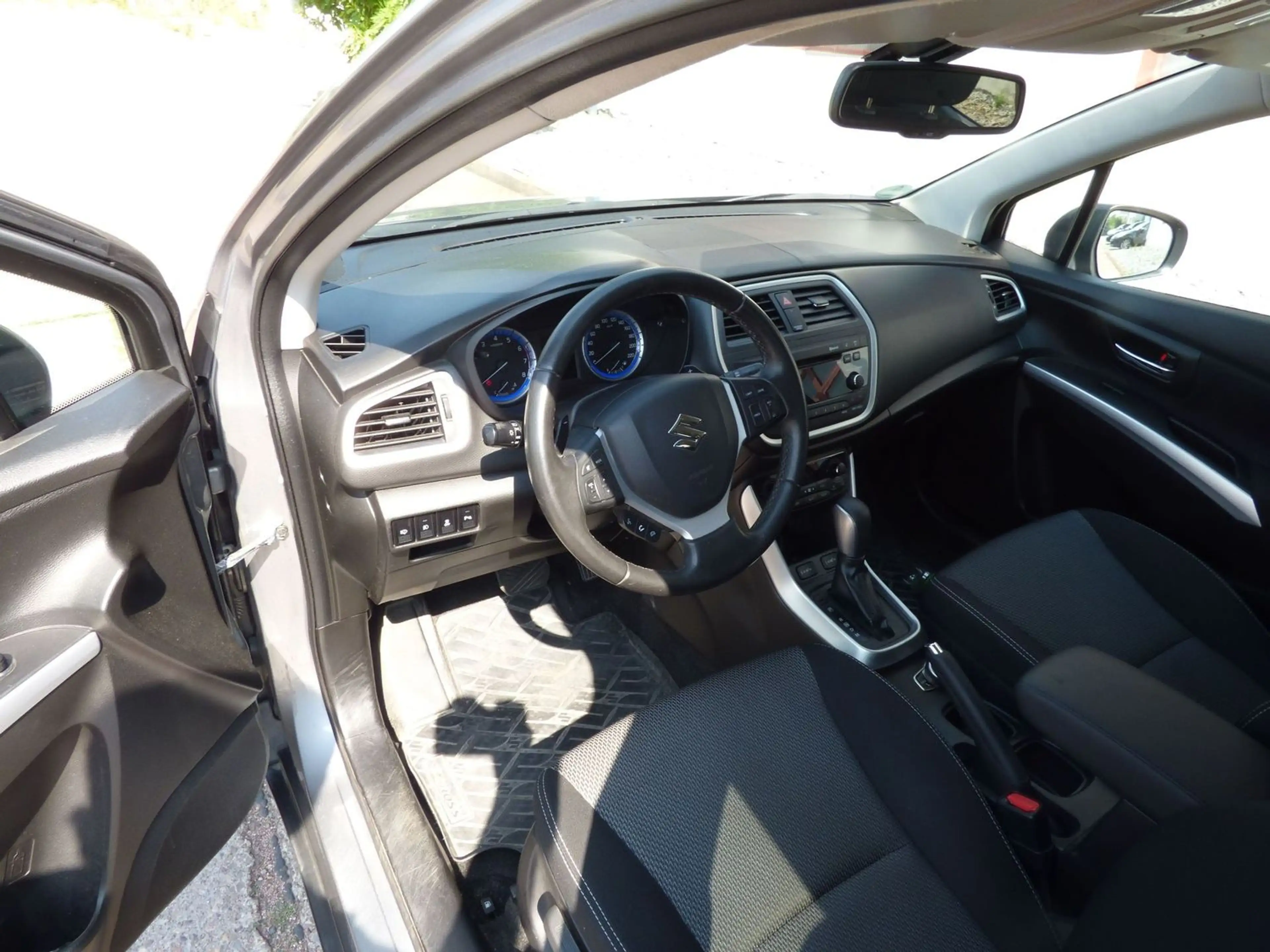 Suzuki SX4 S-Cross 4x4 — photo 11