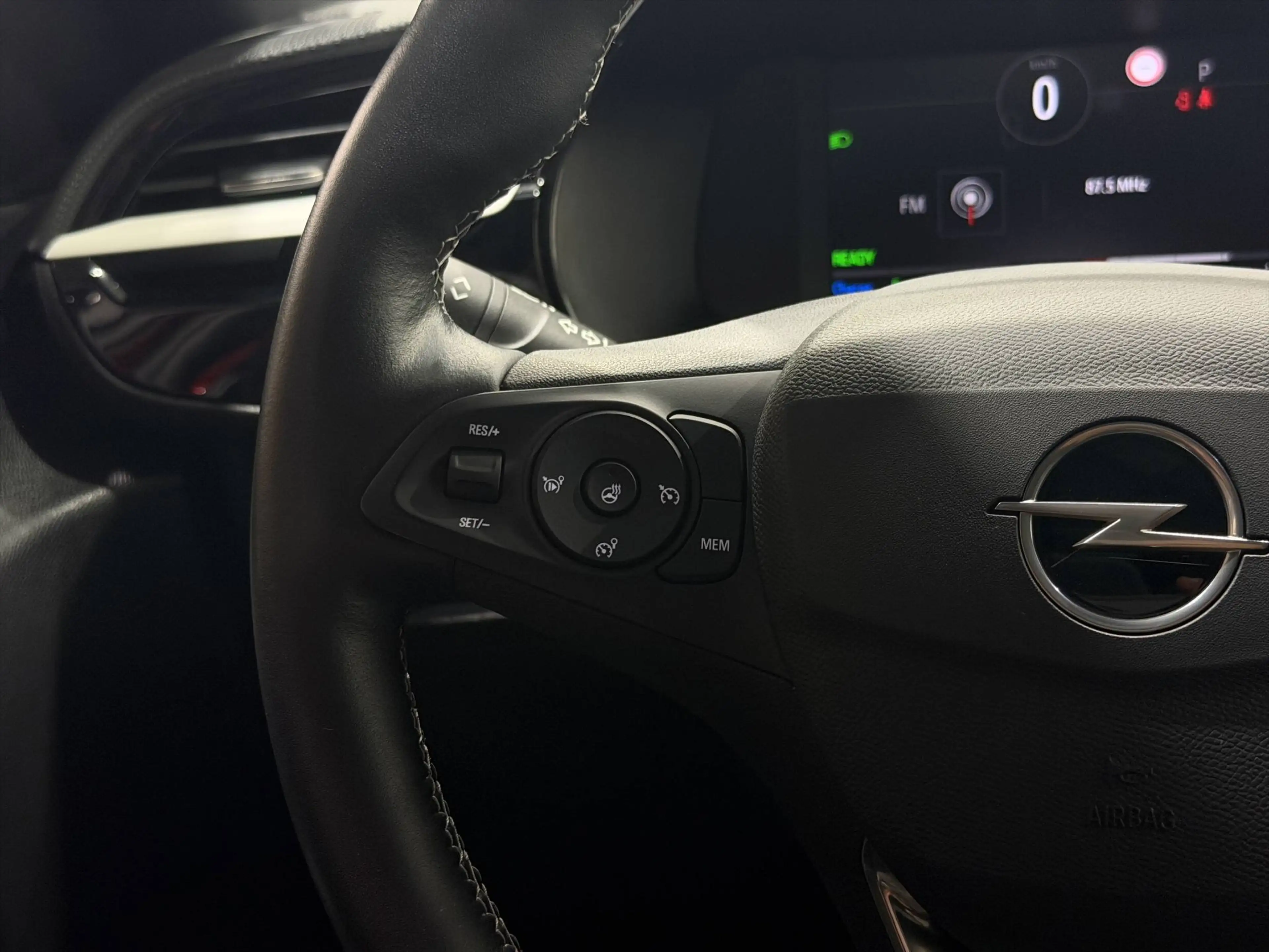 Opel Corsa-e GS 50 KWH ***HEATED SEATS & STEERING WHEEL*SUNROOF*** — photo 15