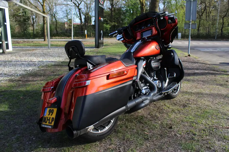 Harley-Davidson Street Glide - foto 4