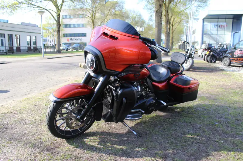 Harley-Davidson Street Glide - foto 8