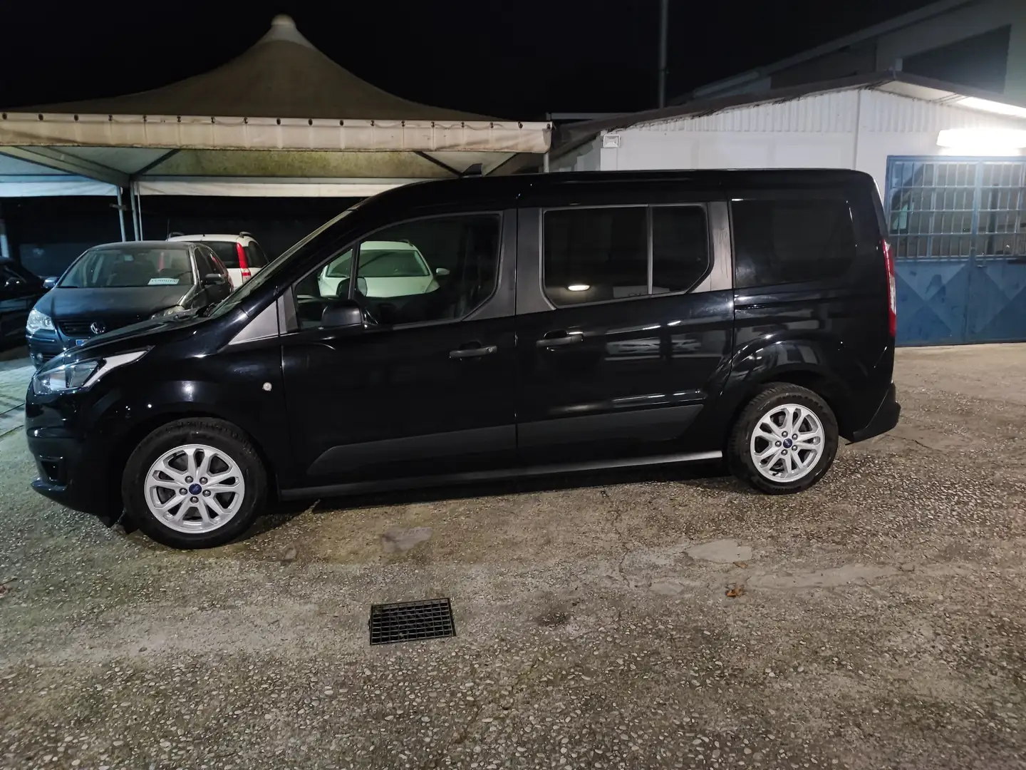 Ford Grand Tourneo 7 Posti Gancio Traino  Euro 6d-temp Noir - 1