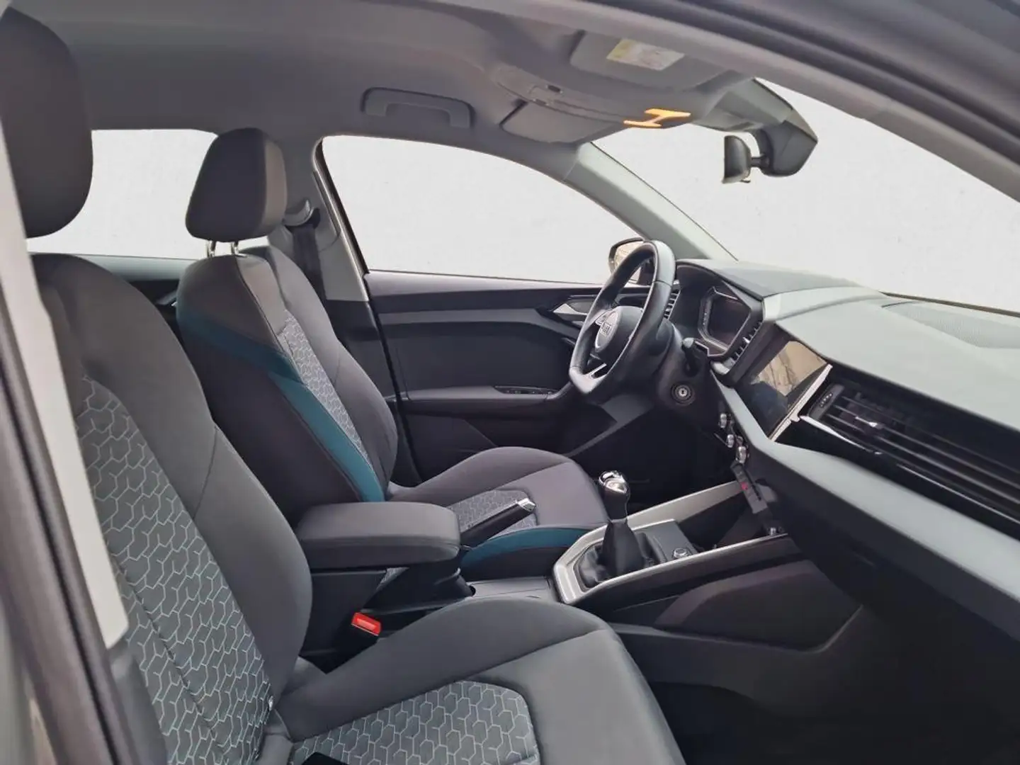 Audi A1 Sportback 25 TFSI Adrenalin Grijs - 2