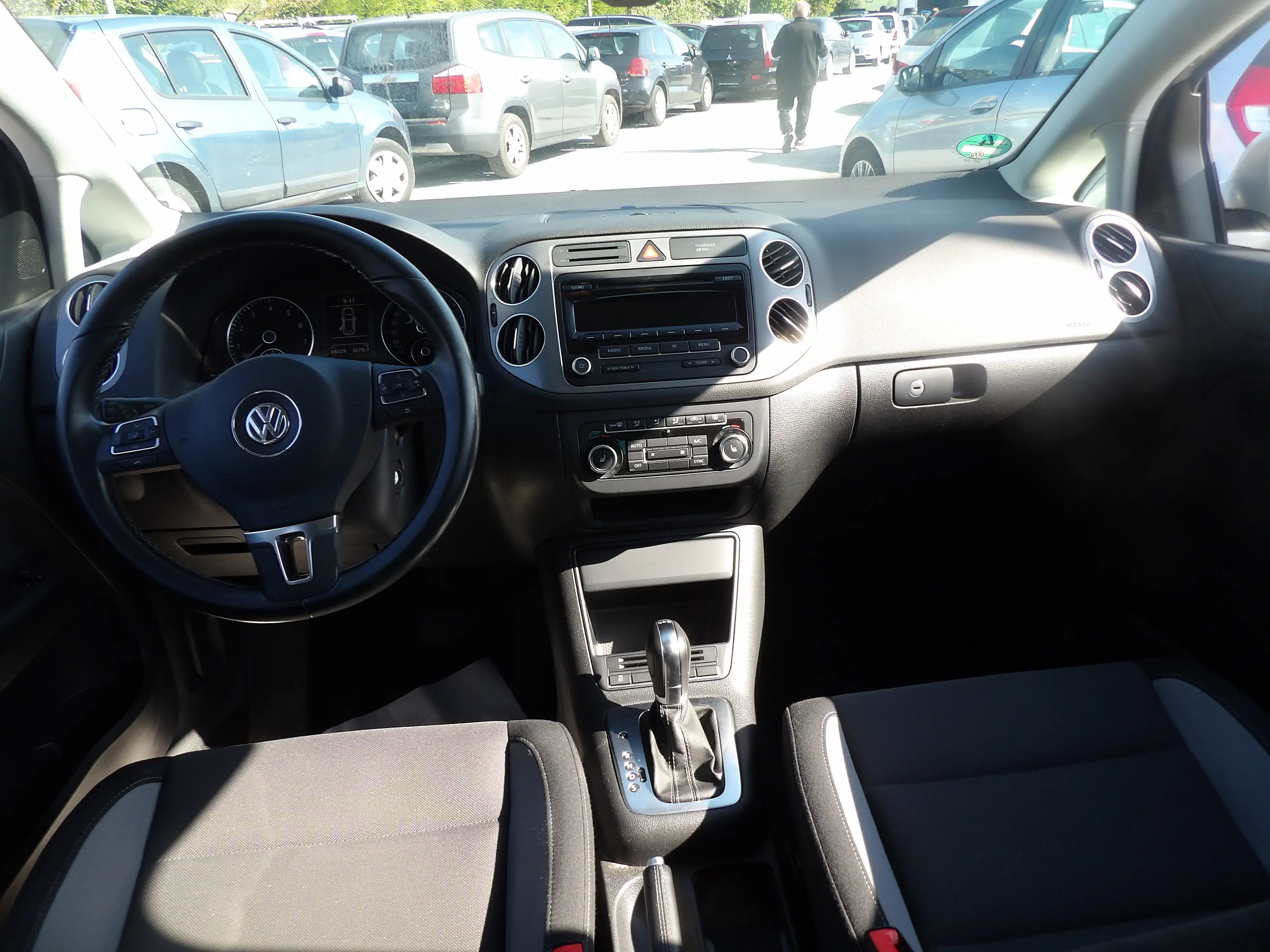 Volkswagen Golf Plus Life Automatik Klima PDC Winterräder HU AU Neu — photo 9