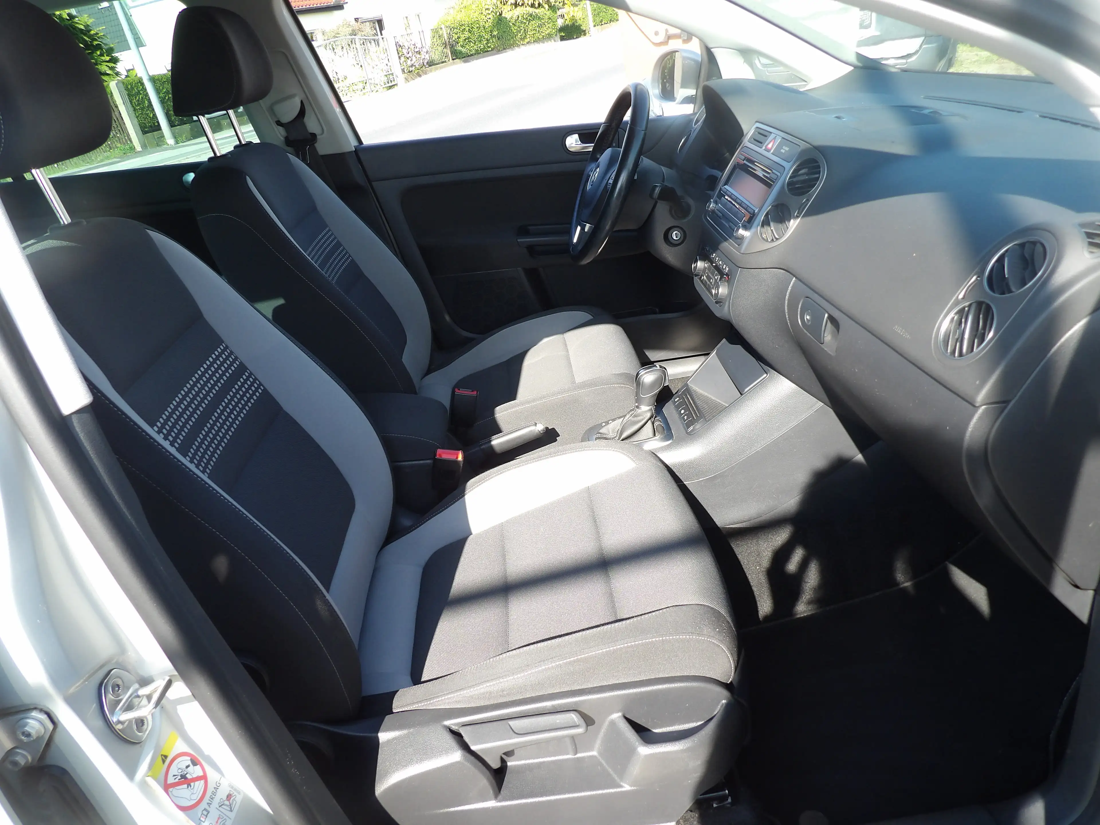 Volkswagen Golf Plus Life Automatik Klima PDC Winterräder HU AU Neu — photo 13