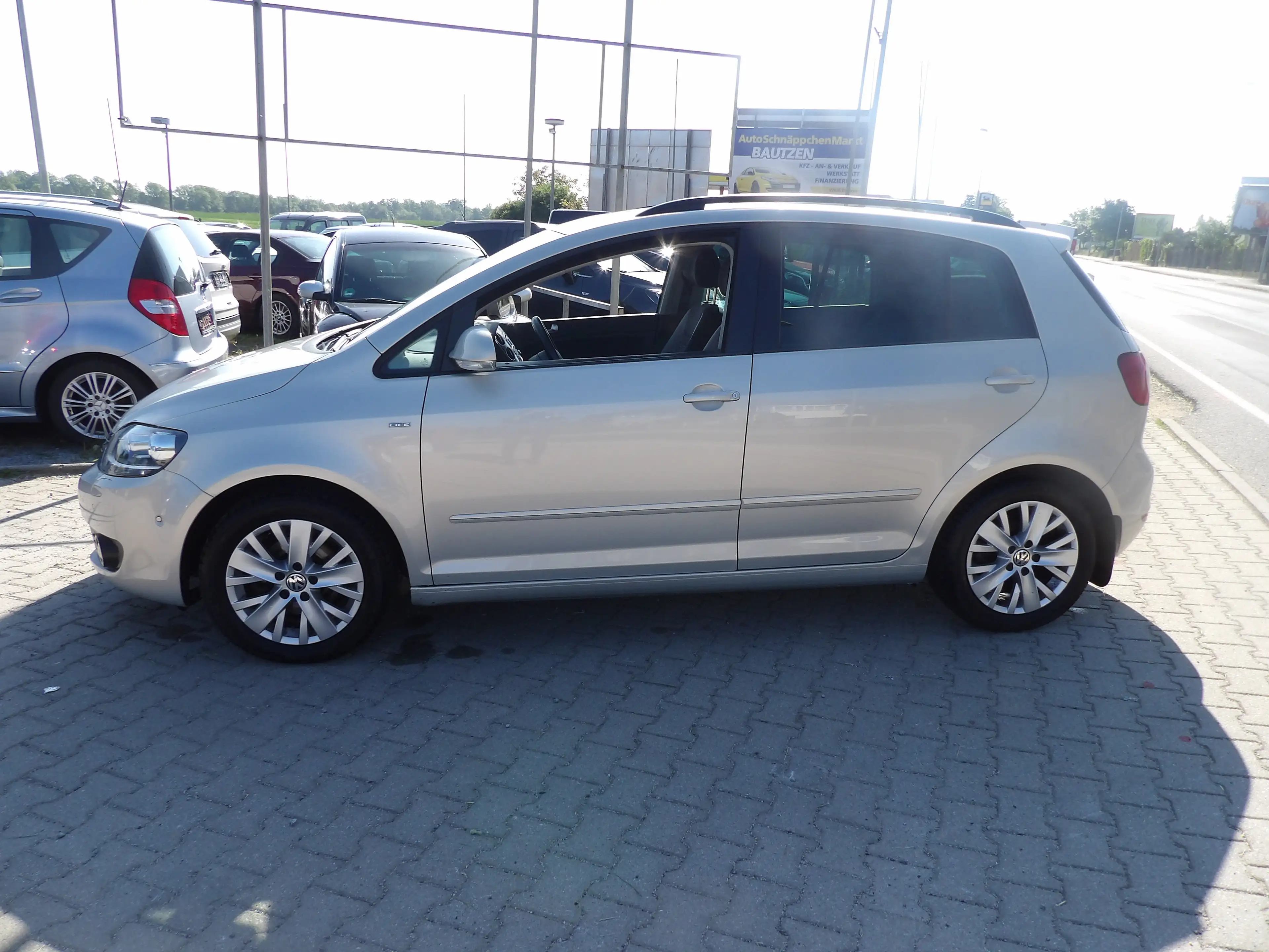 Volkswagen Golf Plus Life Automatik Klima PDC Winterräder HU AU Neu — photo 2