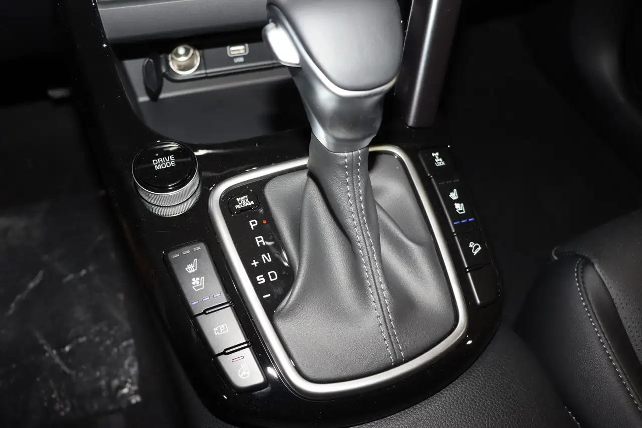 Kia Seltos снимка Kia Seltos