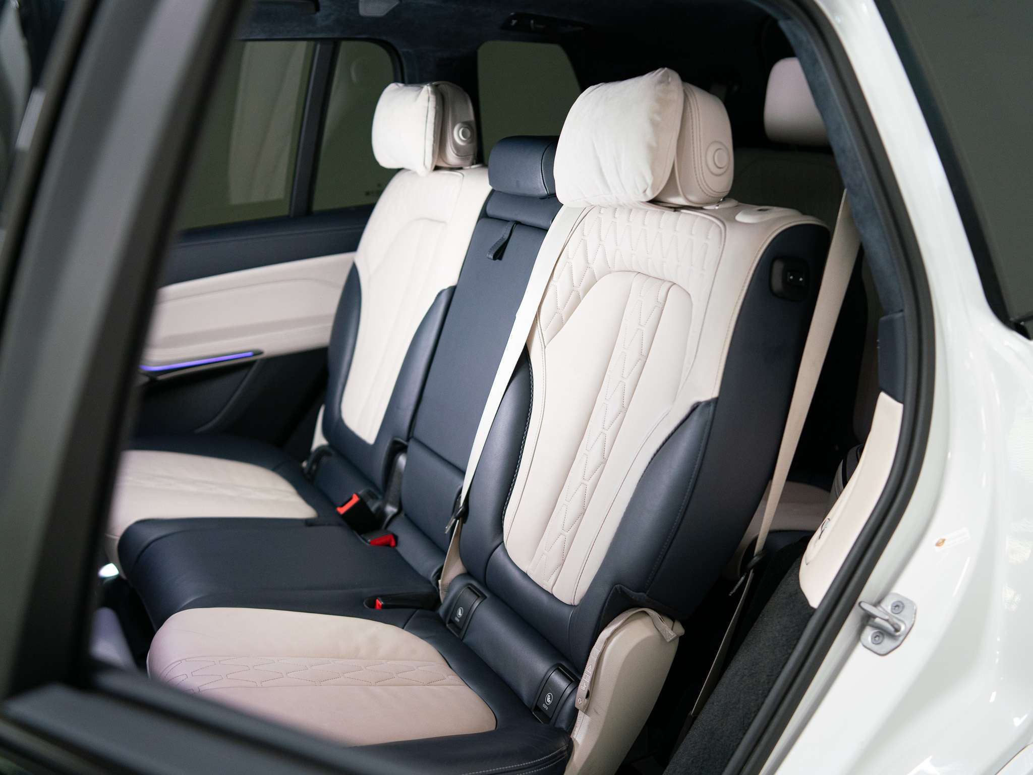 used 2021 BMW X7 car, priced at $89,900