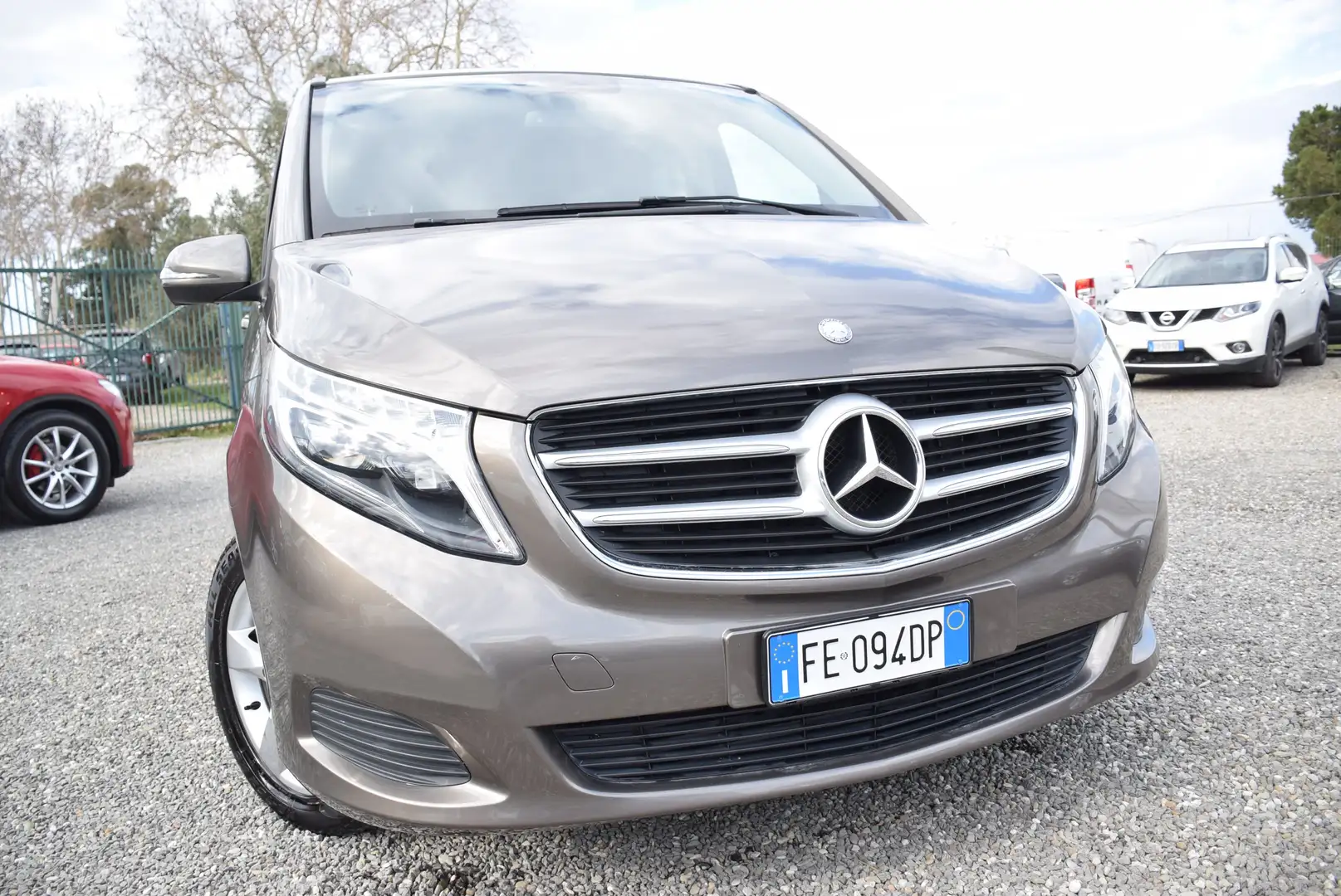 Mercedes-Benz V 220 d 163CV 6M LONG PREMIUM 6POSTI FULL IVA DETRAIBILE Grigio - 2
