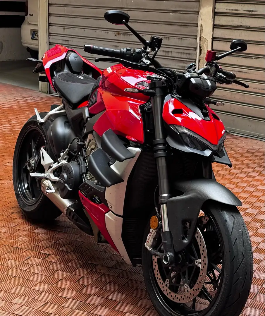 Ducati Streetfighter v4 - 1