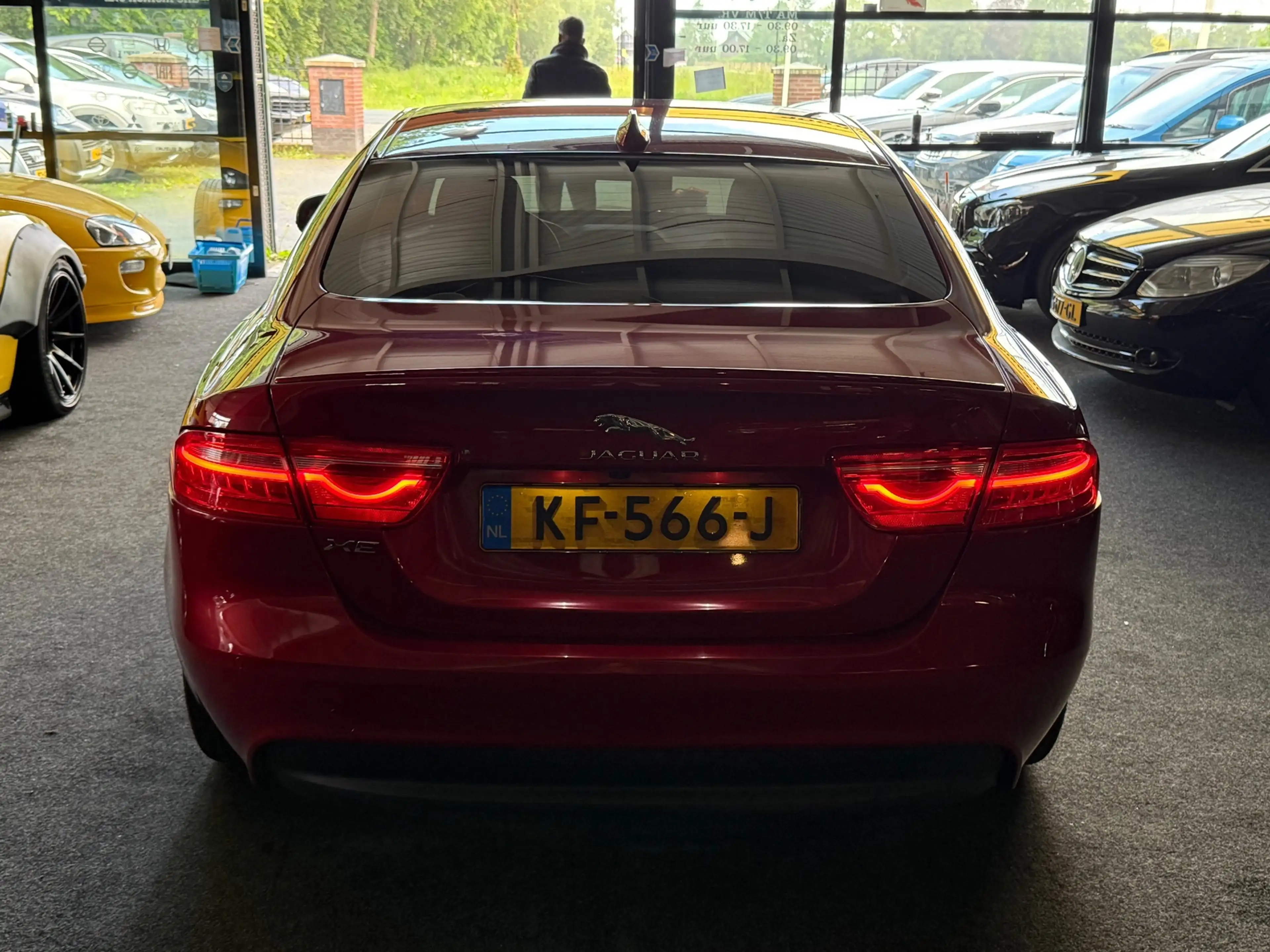 Jaguar XE 2.0 D Portfolio XENON/MERIDIAN/CAMERA/NAVI/LMVELGE — photo 9