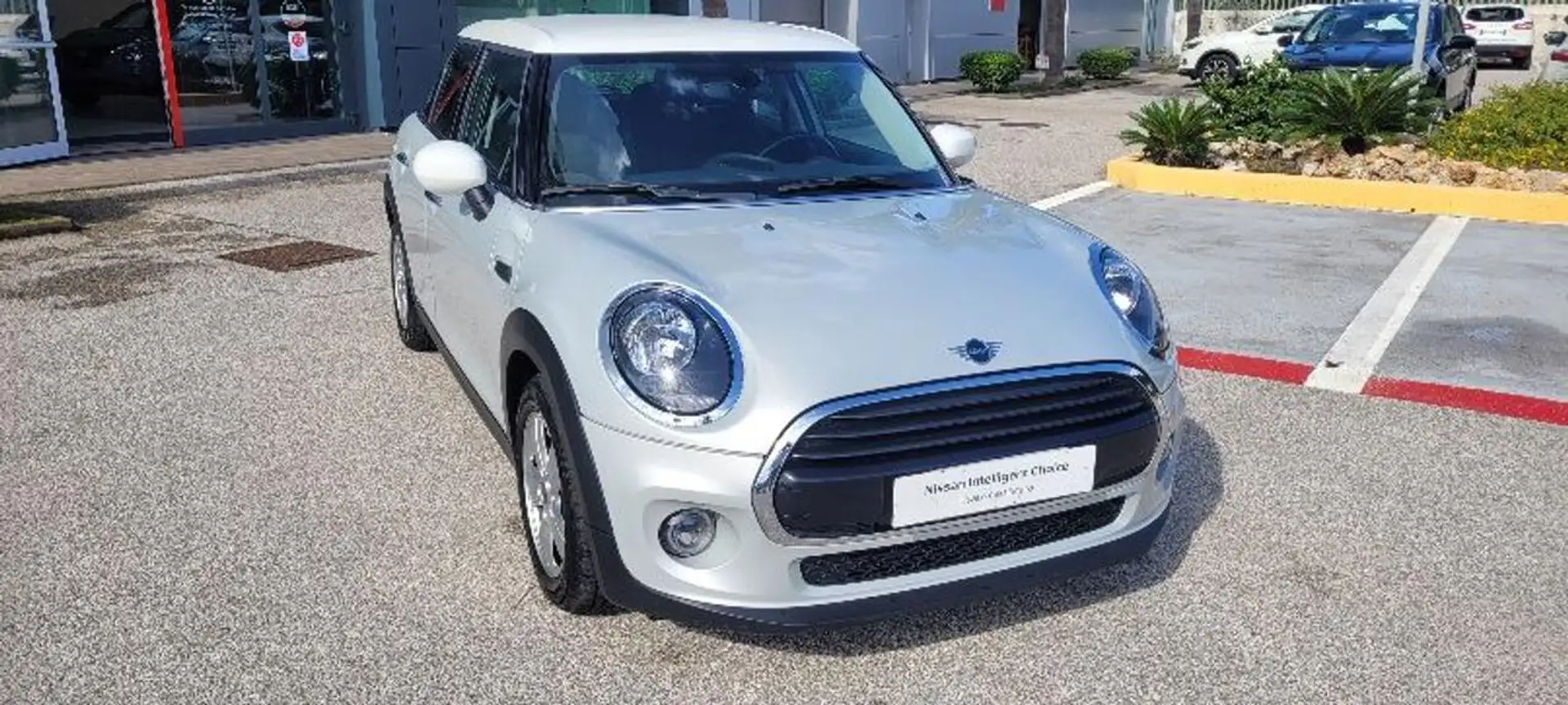 MINI Cooper 1.5 Cooper 5 porte Bianco - 1