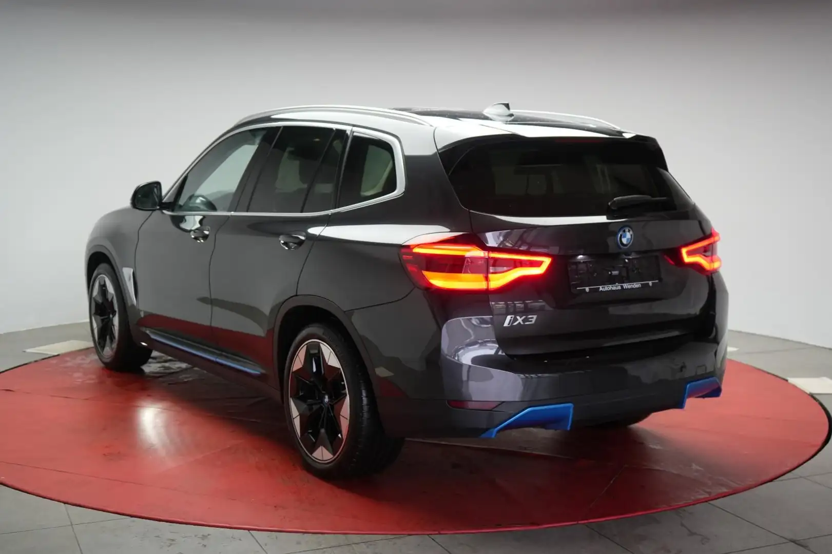 BMW iX3 Impressive Navi/Leder/ACC/Kamera/Virtual/HUD Grau - 1