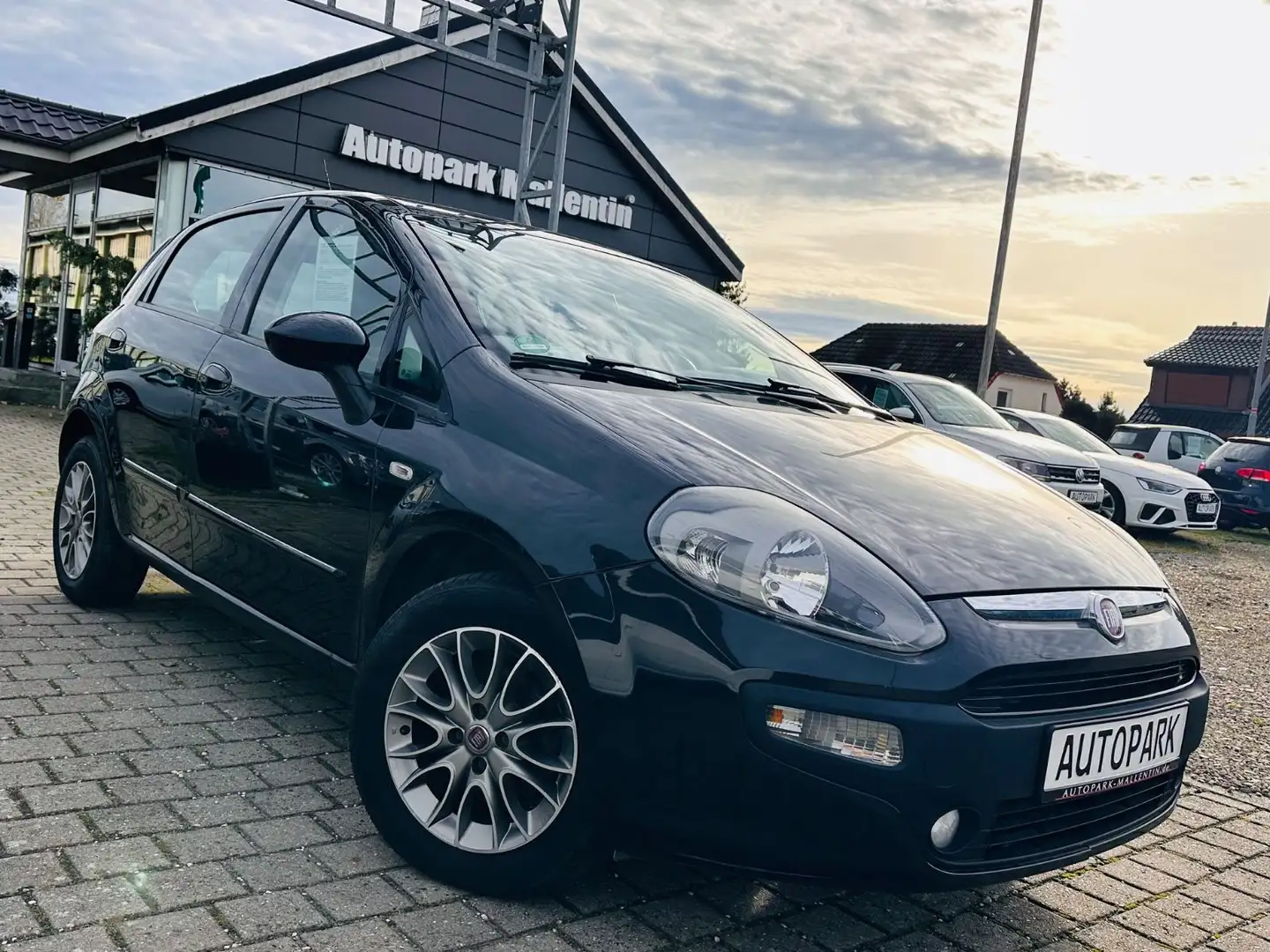 Fiat Punto Evo MyLife *HU/AU NEU*KLIMA* Schwarz - 1
