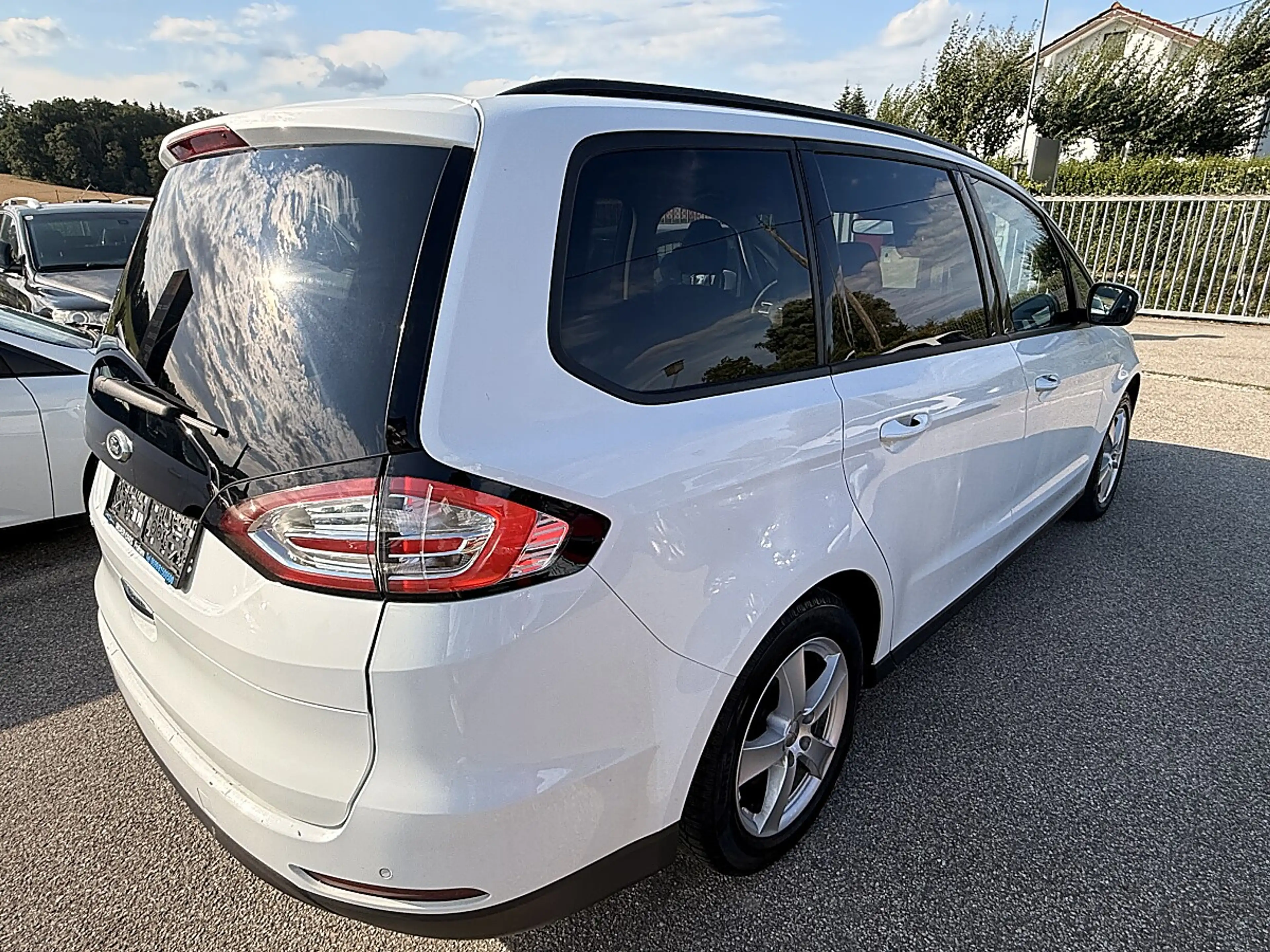 Ford Galaxy 2,0 EcoBlue SCR Business — photo 8