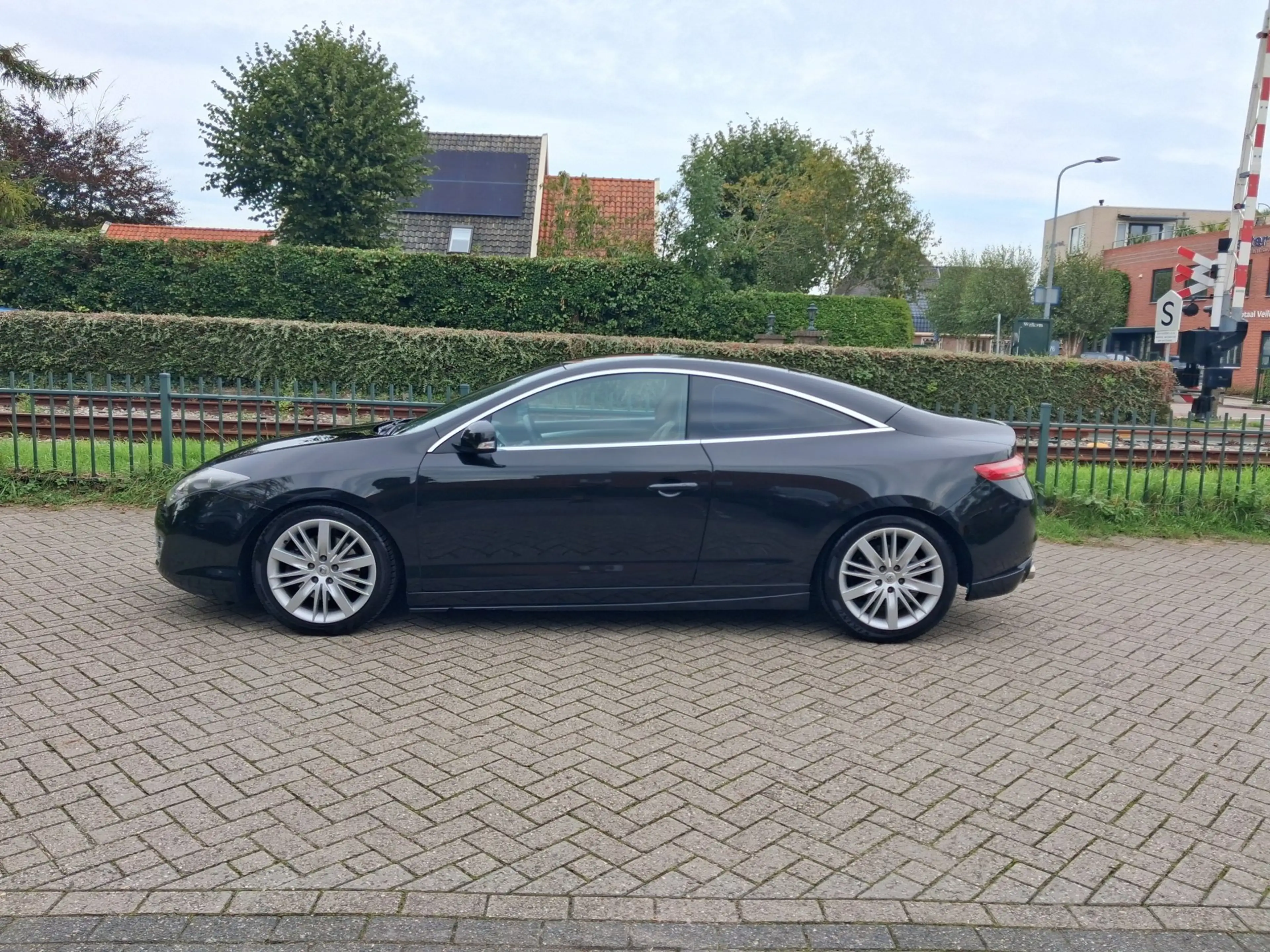 Renault Laguna Coupé 3.5 V6 Initiale AUTOMAAT leder ALLINPRIJS — photo 4