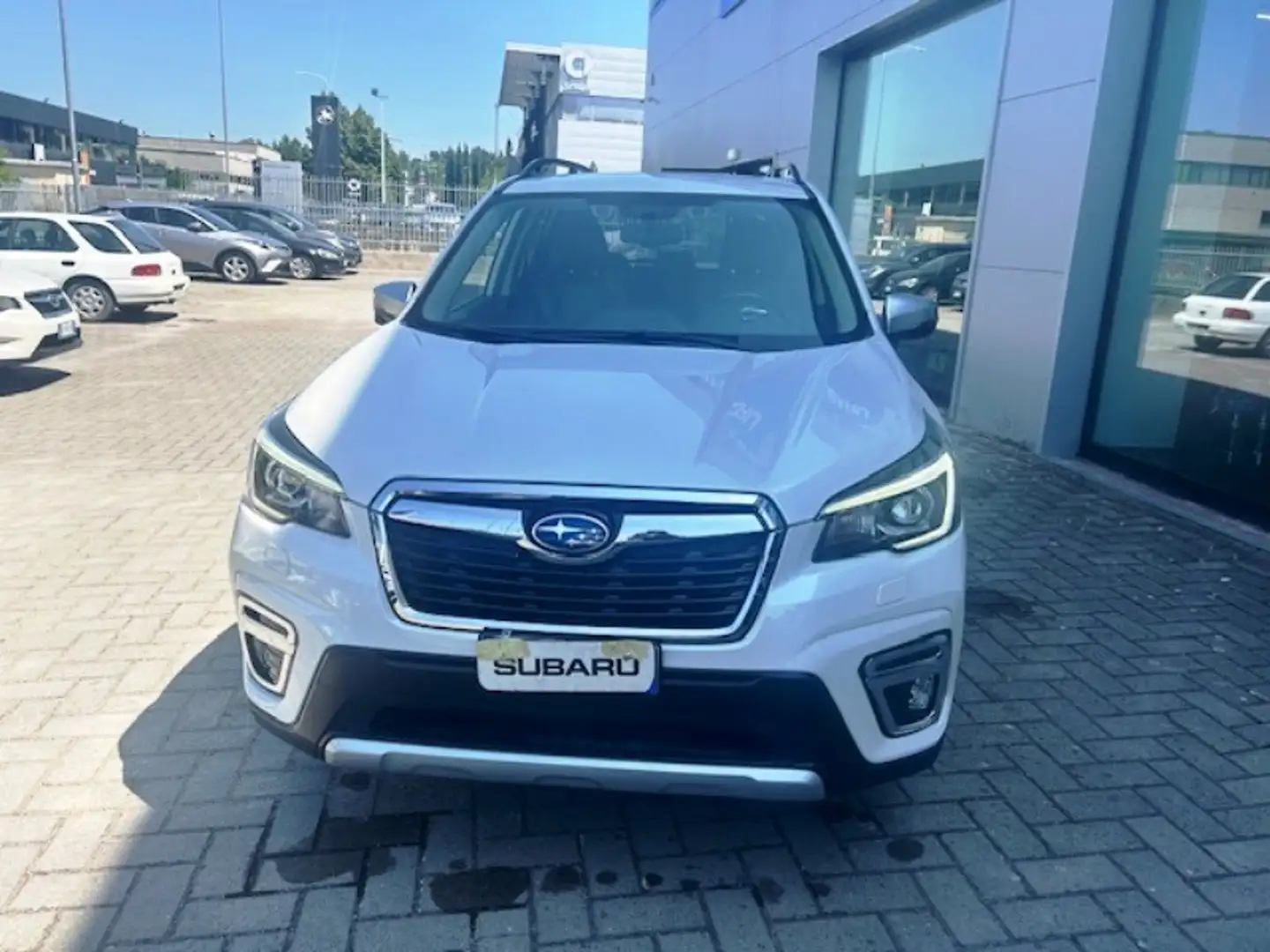 Subaru Forester 2.0 e-Boxer MHEV CVT Lineartronic Premium Weiß - 2