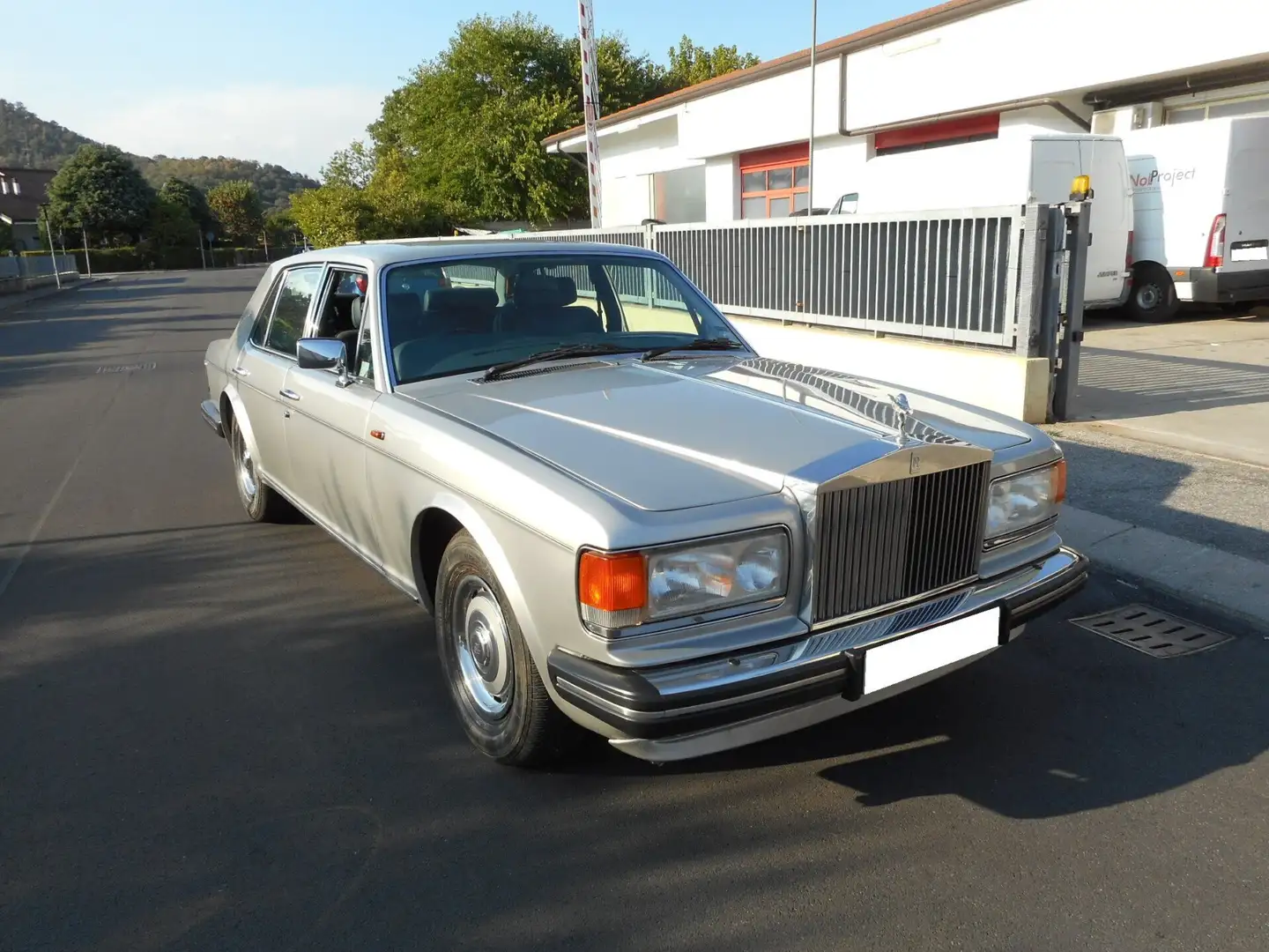 Rolls-Royce Silver Spirit Grau - 1