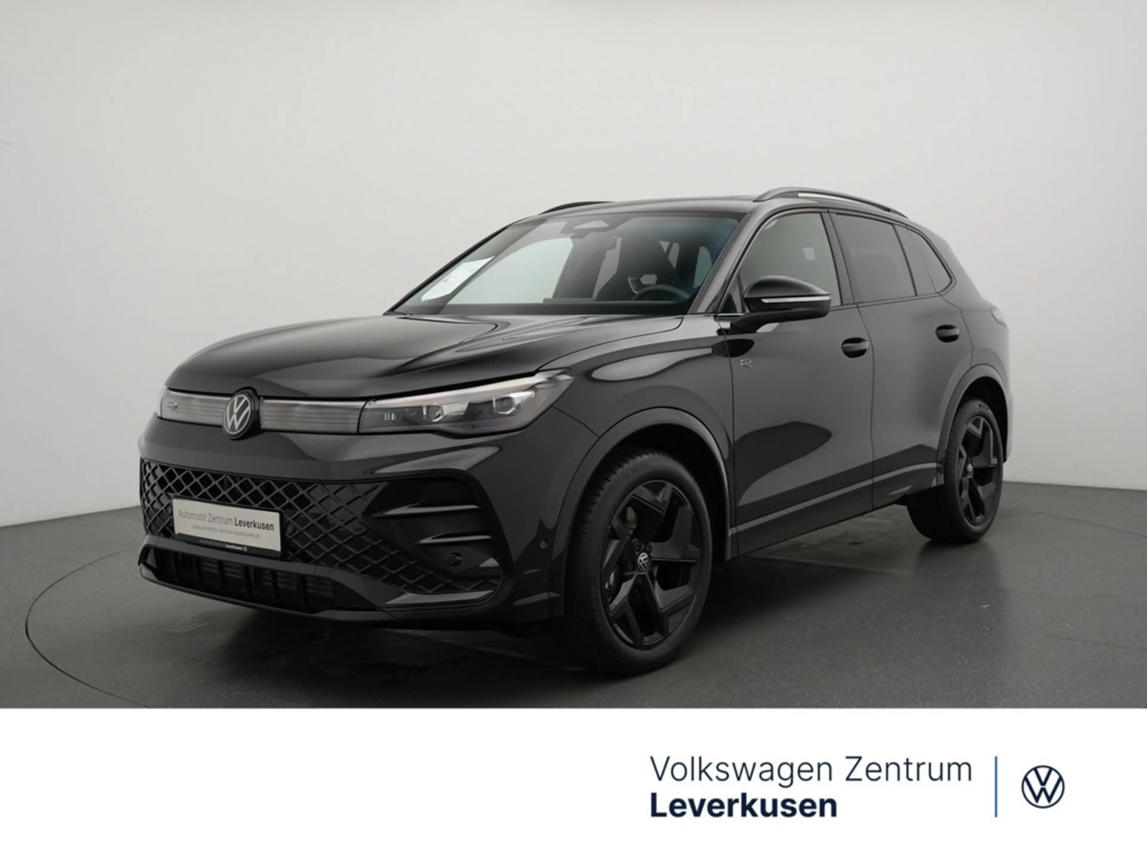 Volkswagen Tiguan R-Line DSG KEYLESS PANO KAM ACC AHK