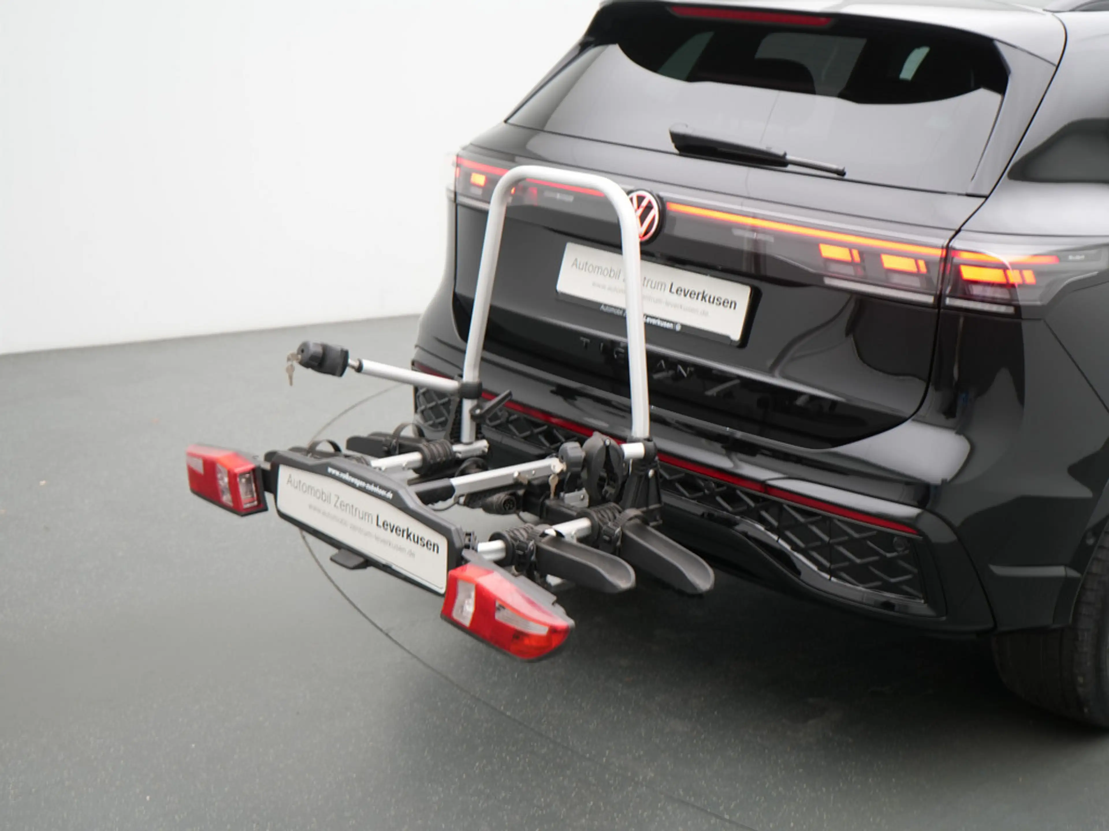 Volkswagen Tiguan R-Line DSG KEYLESS PANO KAM ACC AHK — photo 4