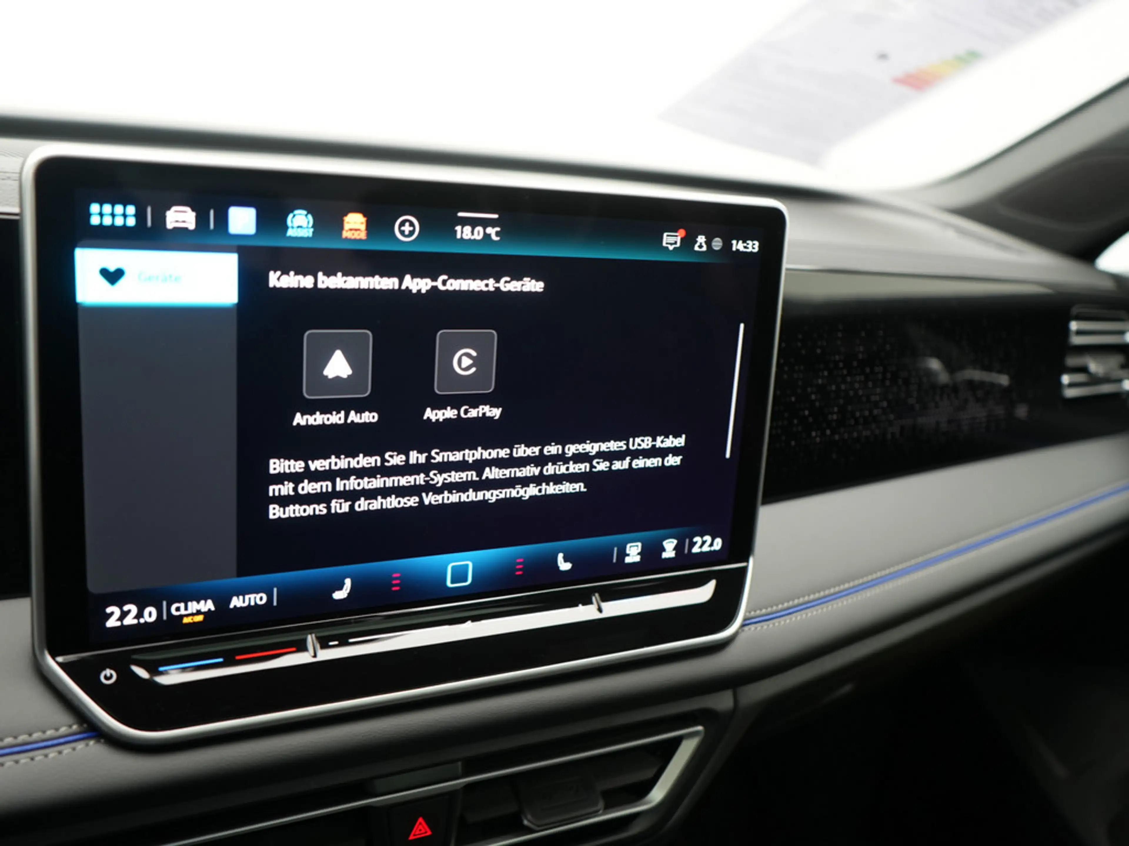 Volkswagen Tiguan R-Line DSG KEYLESS PANO KAM ACC AHK — photo 12