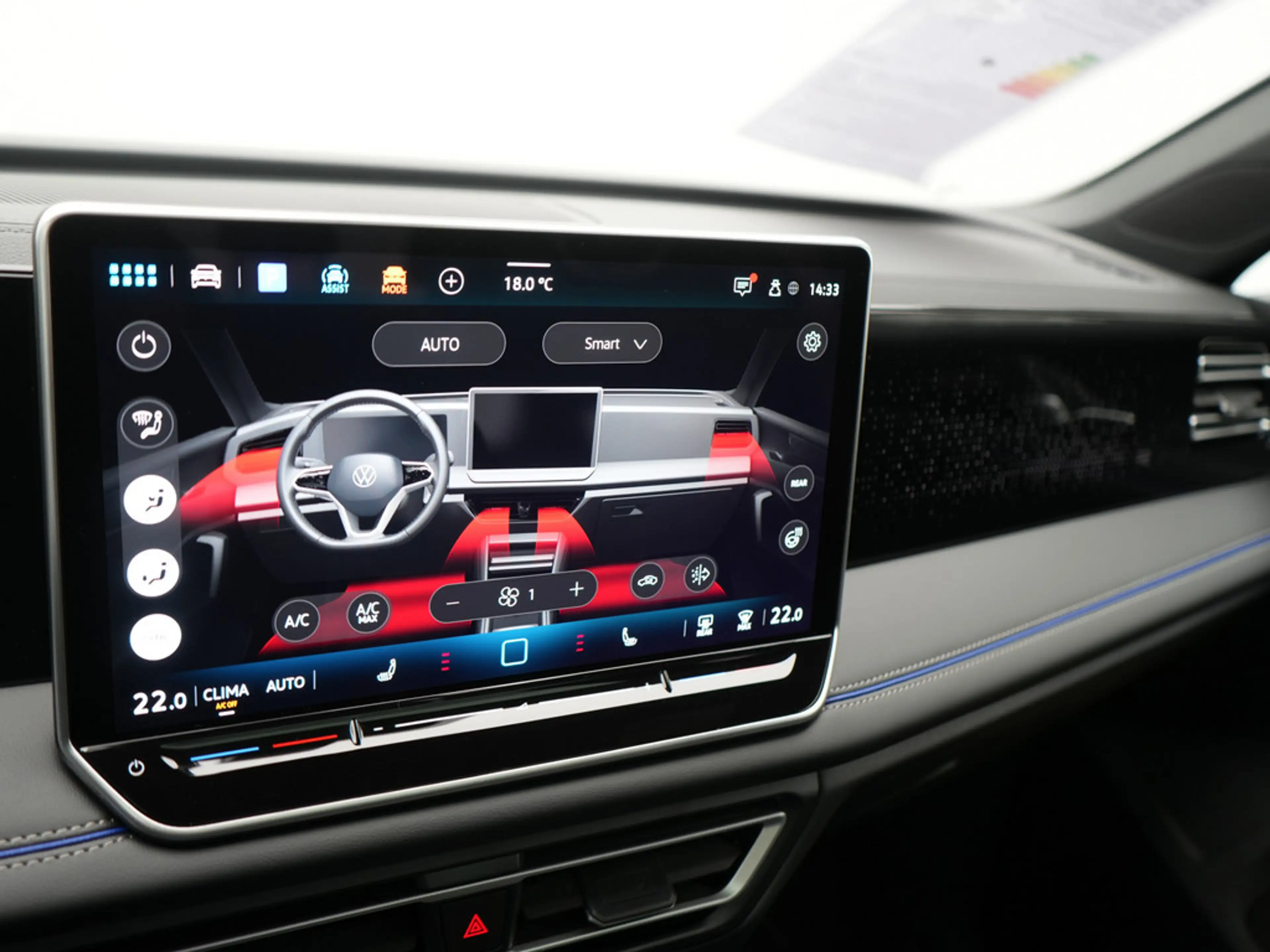Volkswagen Tiguan R-Line DSG KEYLESS PANO KAM ACC AHK — photo 13