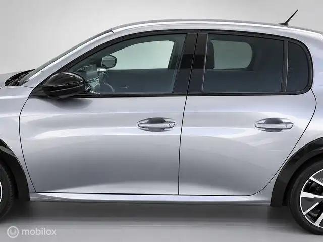 Peugeot E-208 view 9