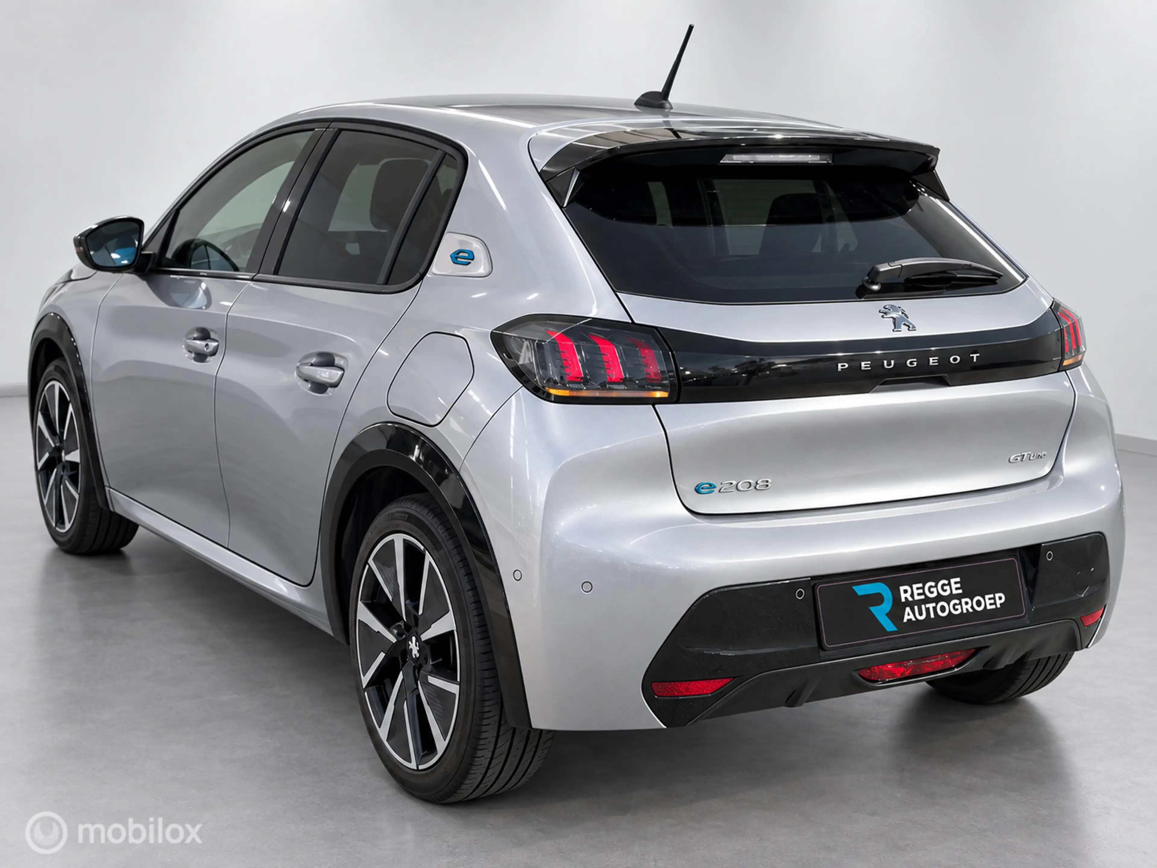 Peugeot e-208 EV GT 350 50 kWh KEYLESS | CARPLAY | LED — photo 8