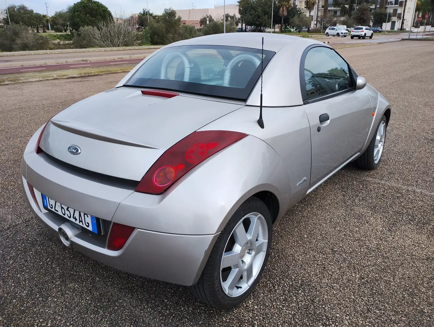 Ford Streetka - 2