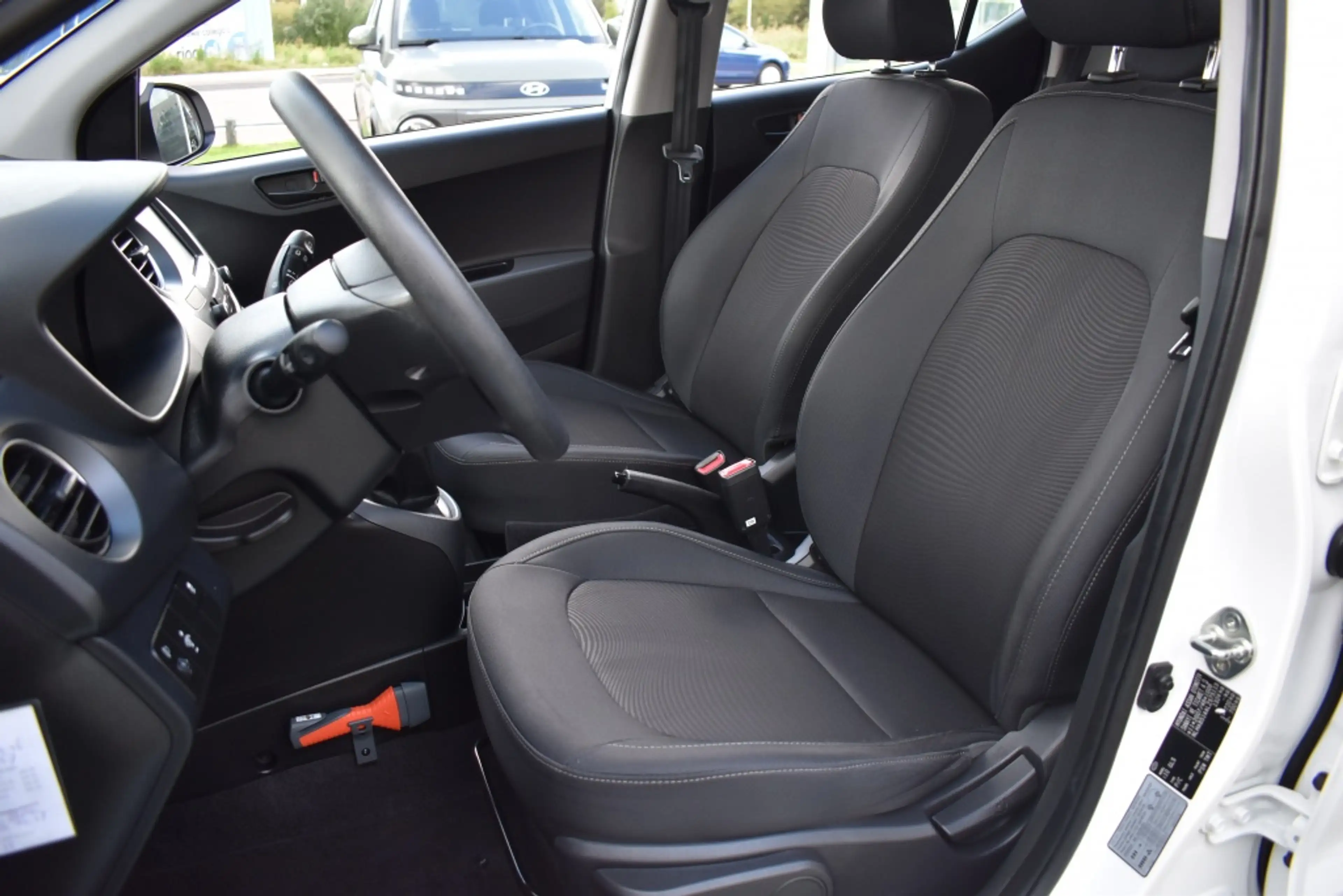 Hyundai i10 1.0i Comfort Navi/Carplay/Airco/Bluetooth/Pdc/Rijk — photo 10