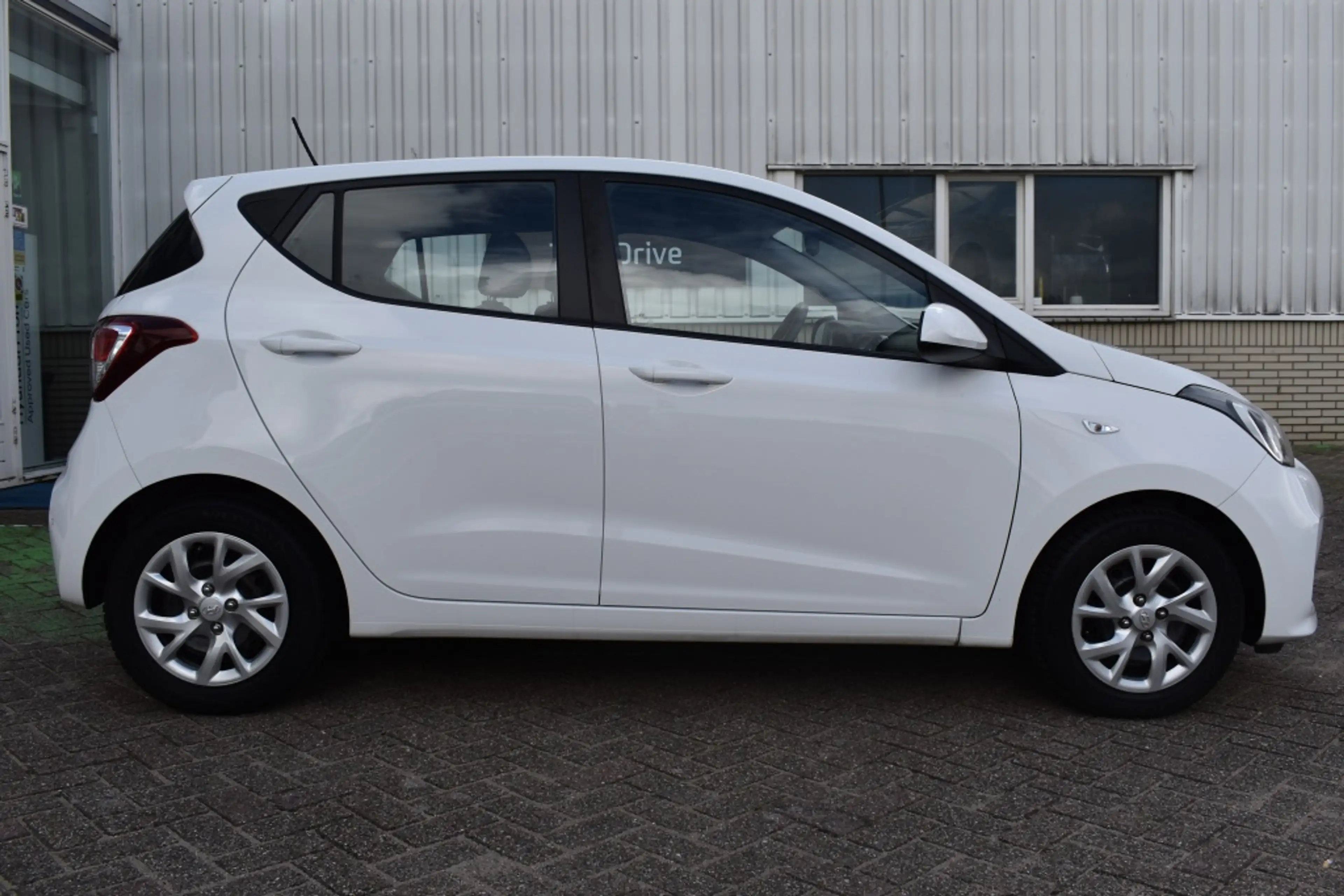 Hyundai i10 1.0i Comfort Navi/Carplay/Airco/Bluetooth/Pdc/Rijk — photo 8