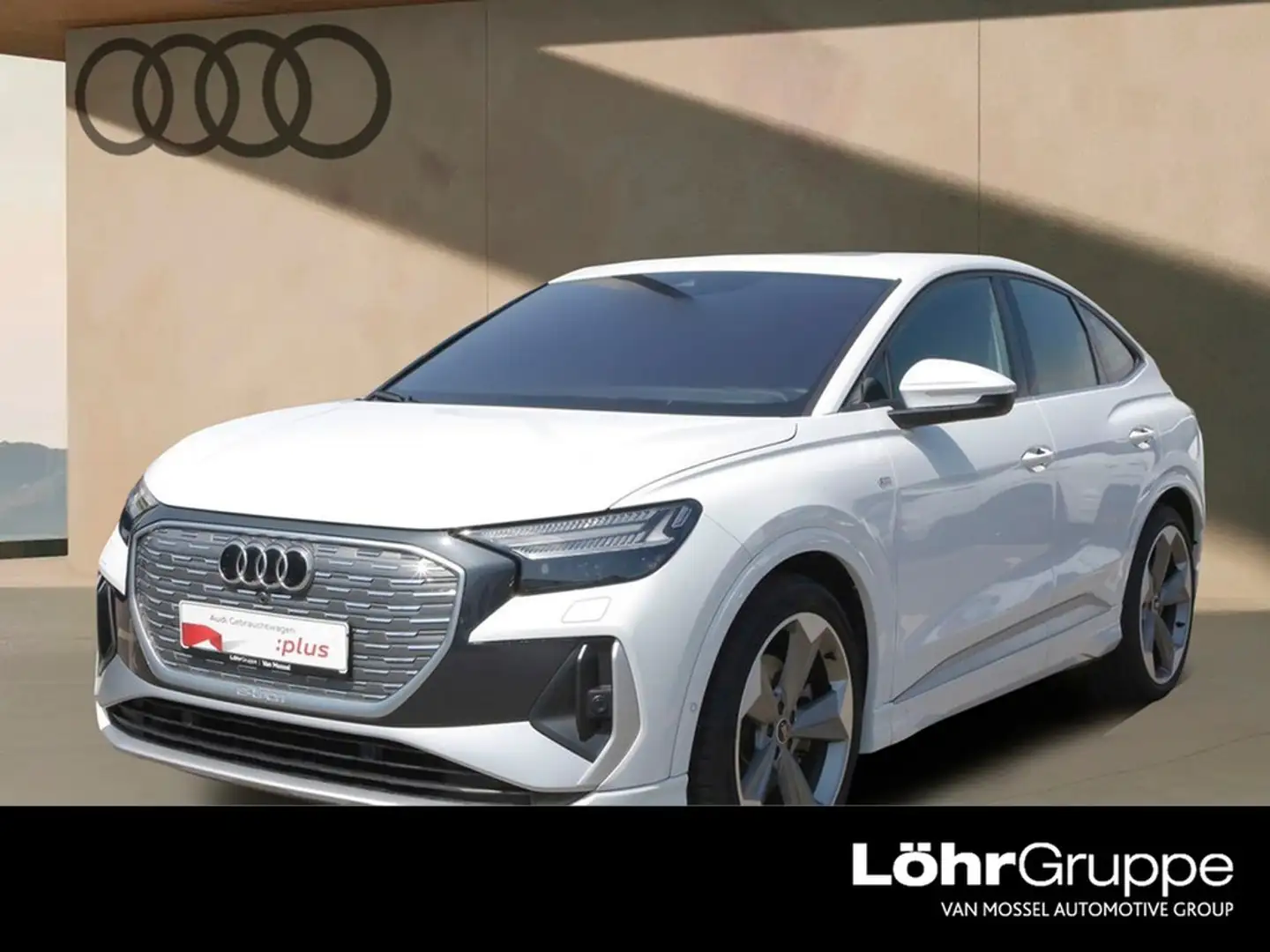 AUDI Q4