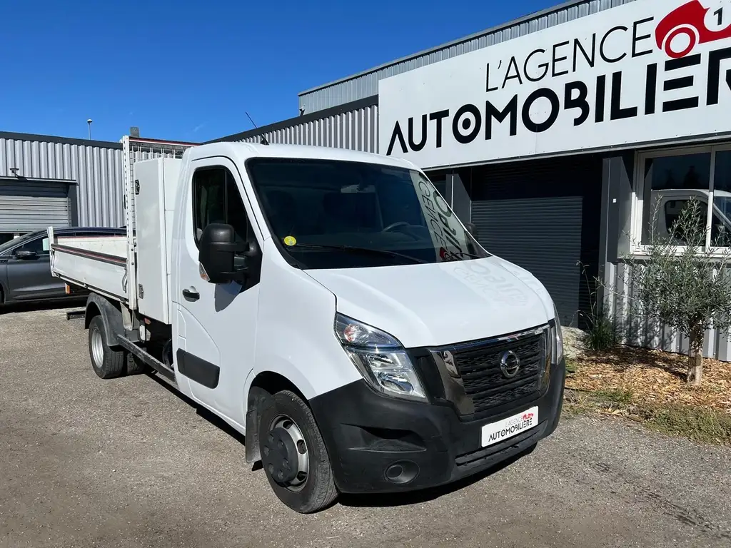 Nissan Interstar 2023 из Европы — купить под ключ