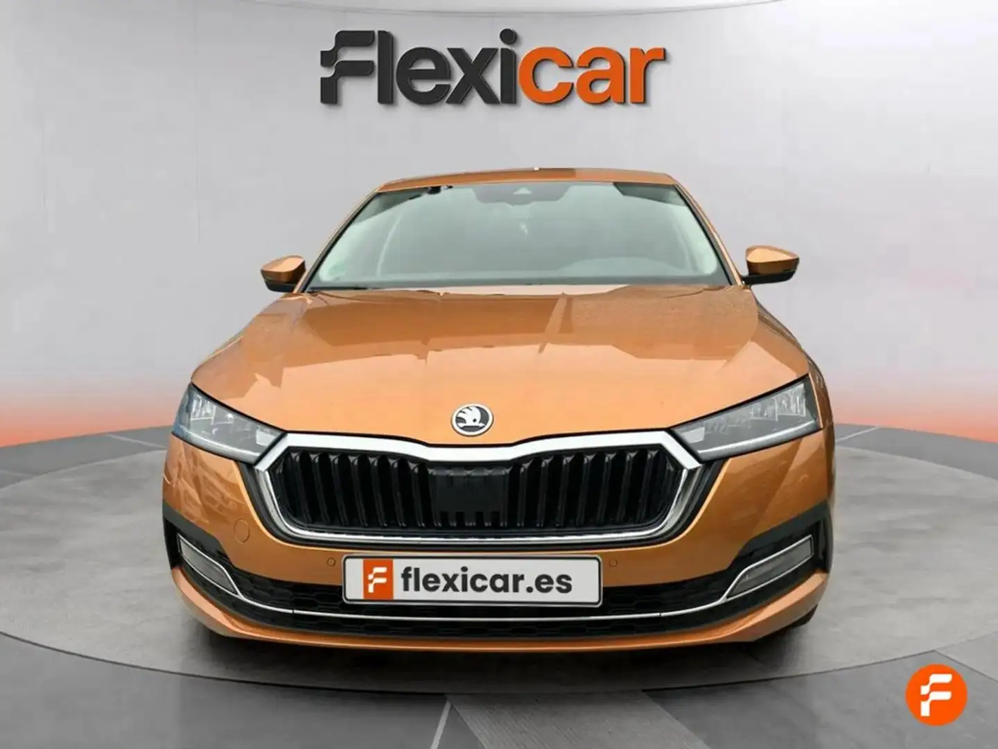 Skoda Octavia 2.0TDI Ambition Plus 85kW Geel - 2