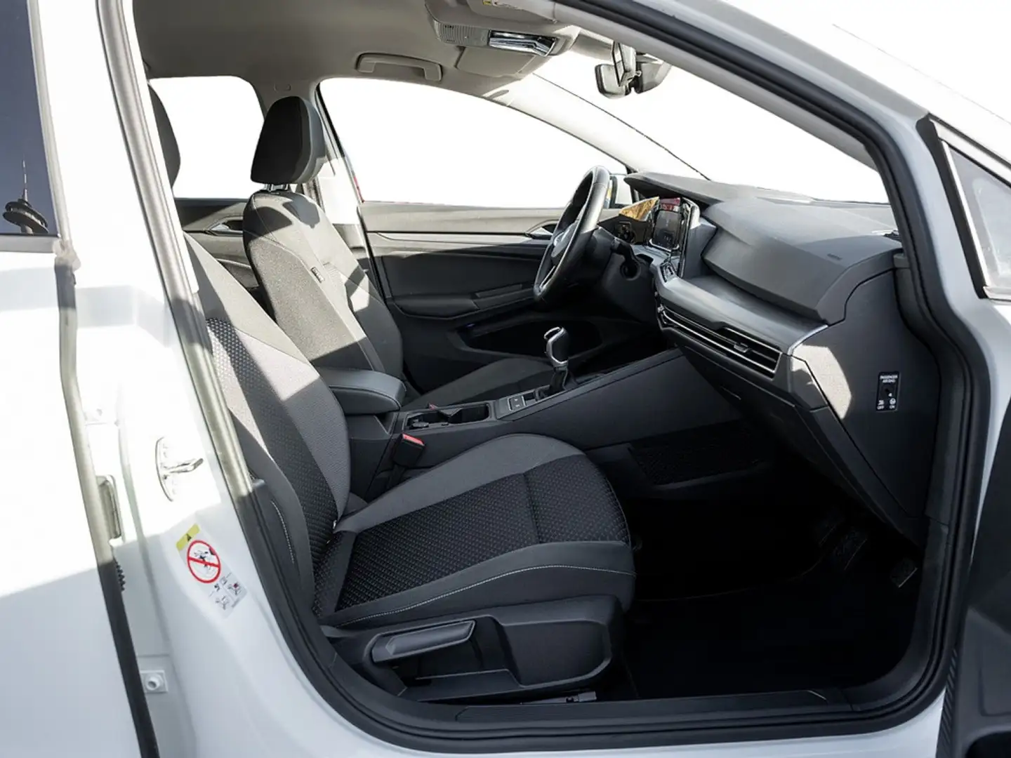 Volkswagen Golf VIII 2.0 TDI PDC SHZ KAMERA NAVI ACC LED Weiß - 2