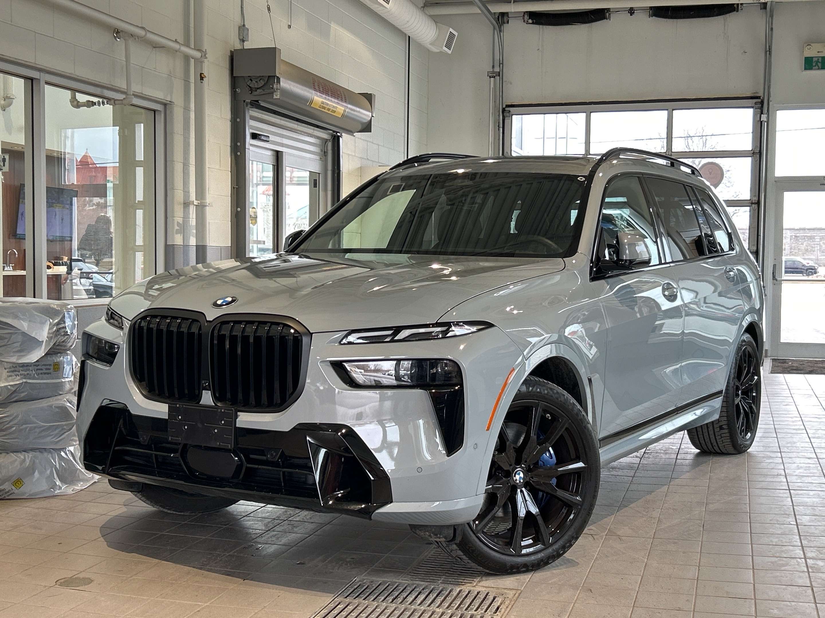 2025 BMW X7 xDrive40i