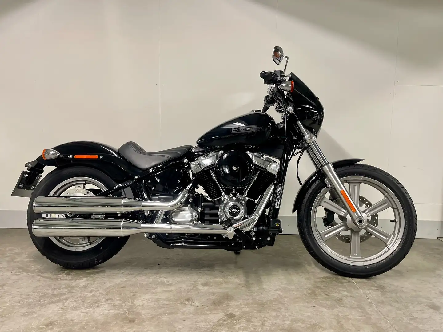 Harley-Davidson Softail FXST STANDARD with Coastal Custom Package crna - 1