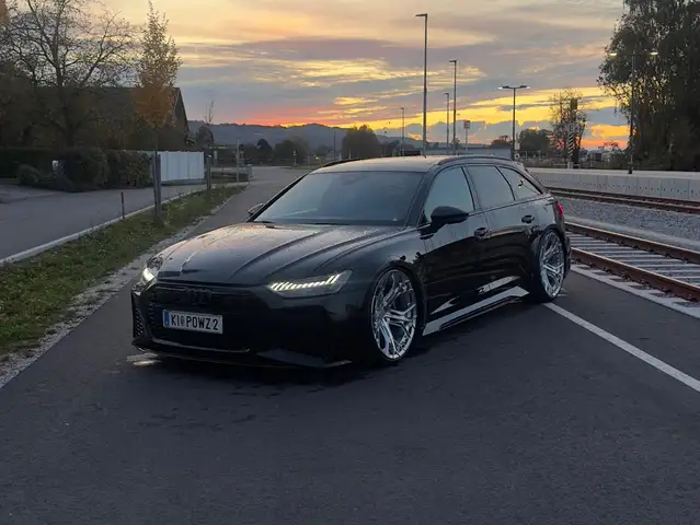 Audi RS6 RS6 Avant Pano Luft Head Up Softclose MWST Titan