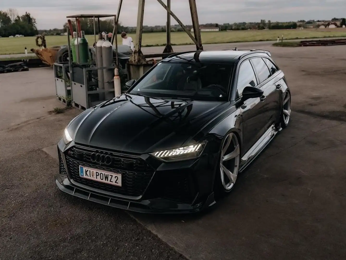 Audi RS6 RS6 Avant Pano Luft Head Up Softclose MWST Titan - 1