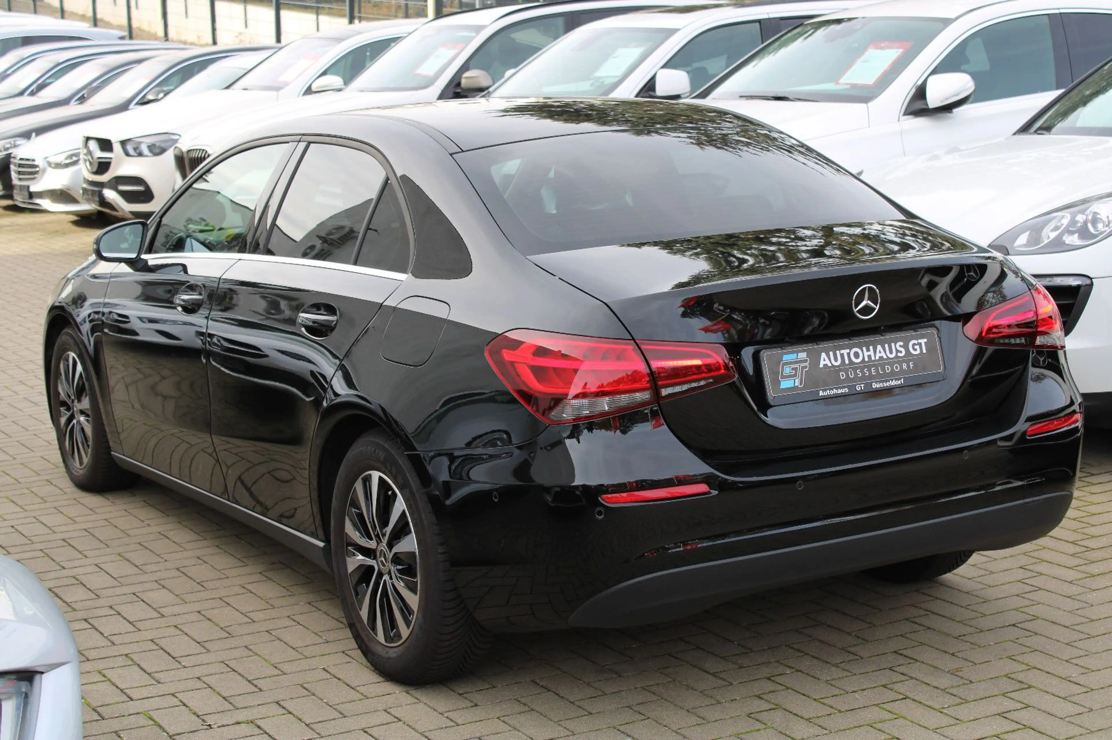 Mercedes-Benz A 200 d DCT 4Matic Limousine/Navi/Kamera/Sitzhzg — photo 6