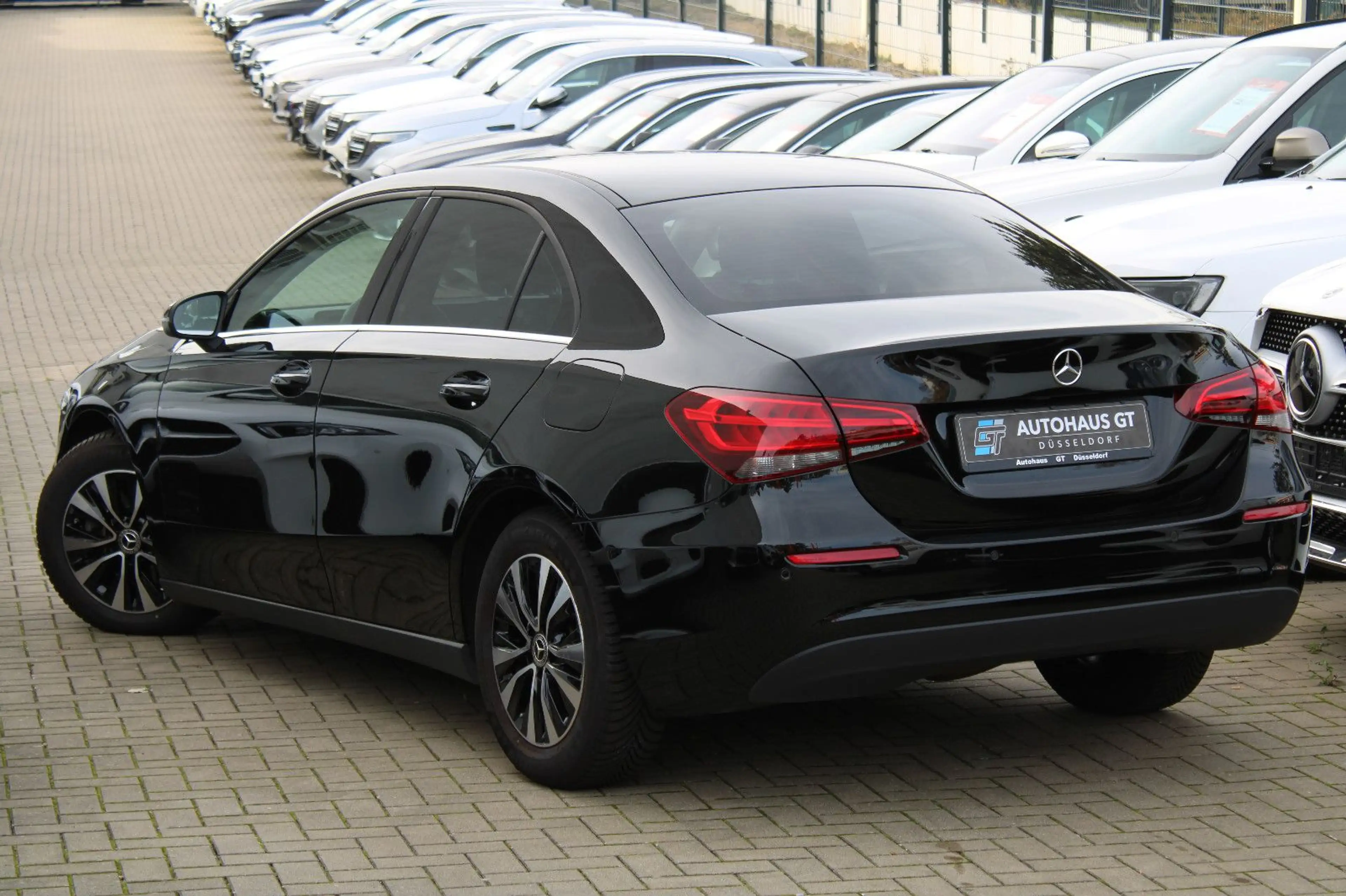 Mercedes-Benz A 200 d DCT 4Matic Limousine/Navi/Kamera/Sitzhzg — photo 2