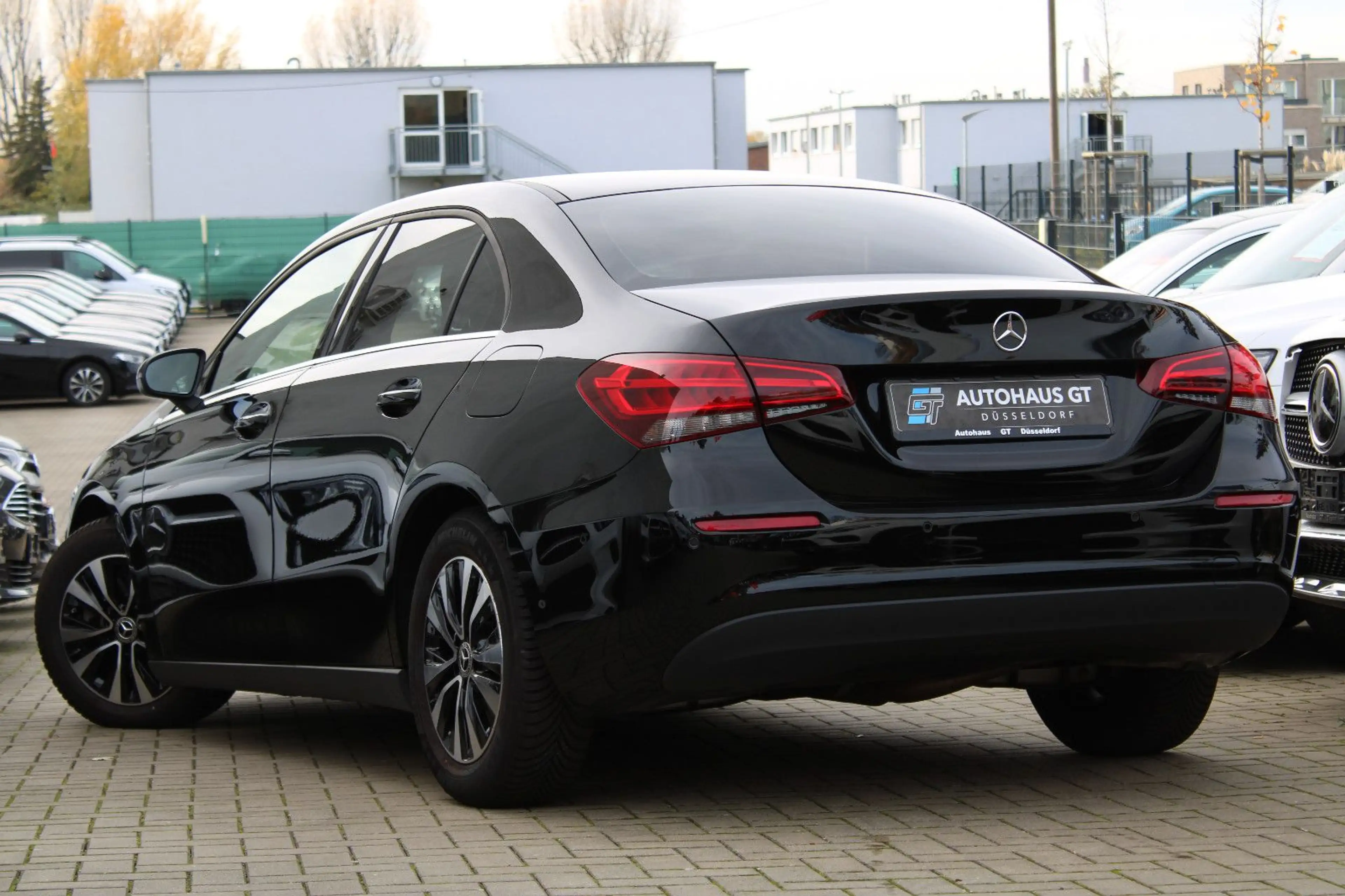 Mercedes-Benz A 200 d DCT 4Matic Limousine/Navi/Kamera/Sitzhzg — photo 4