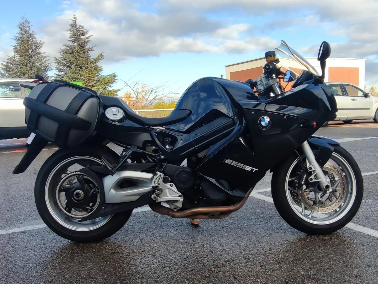 BMW F 800 ST Negro - 1