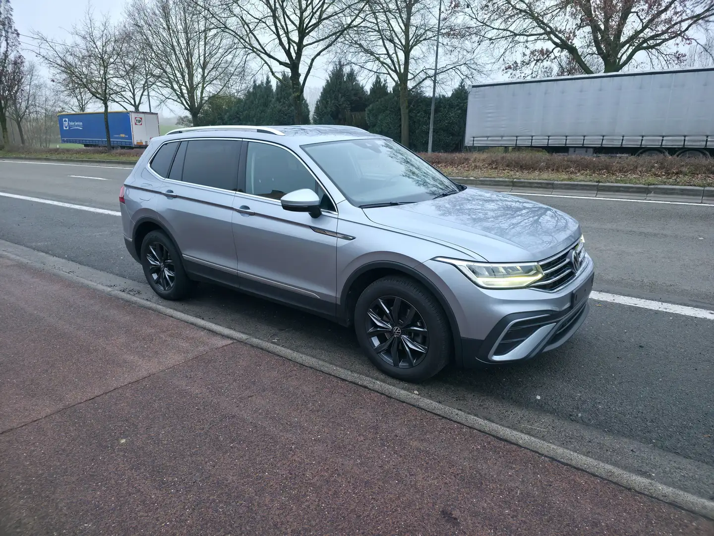 Volkswagen Tiguan Allspace 1.5 TSI 7pl OPF DSG. 1°EIG. 2023 PERFECTE STAAT Gris - 1