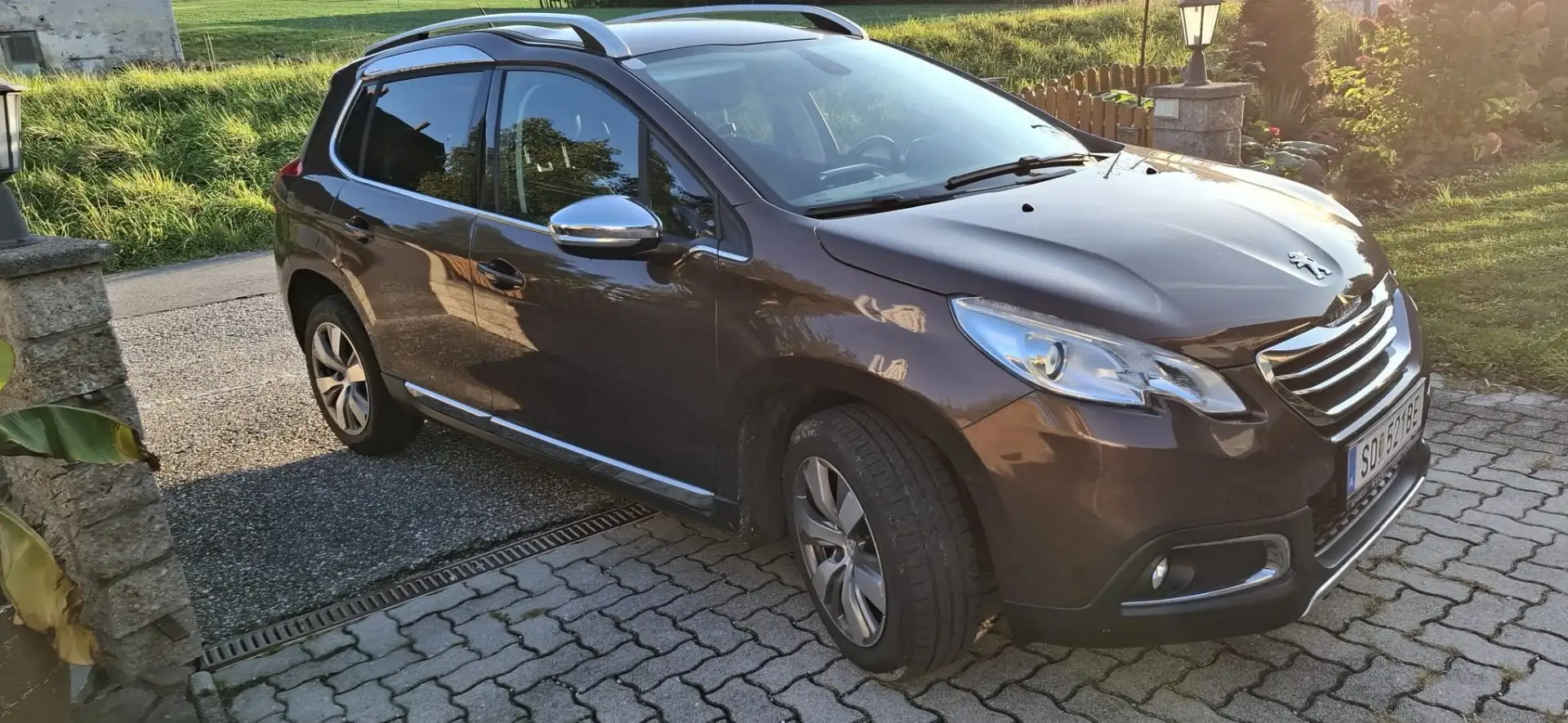 Peugeot 2008 1,6 e-HDi 92 FAP Allure Braun - 2