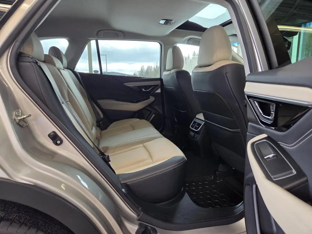 Subaru OUTBACK снимка Subaru OUTBACK