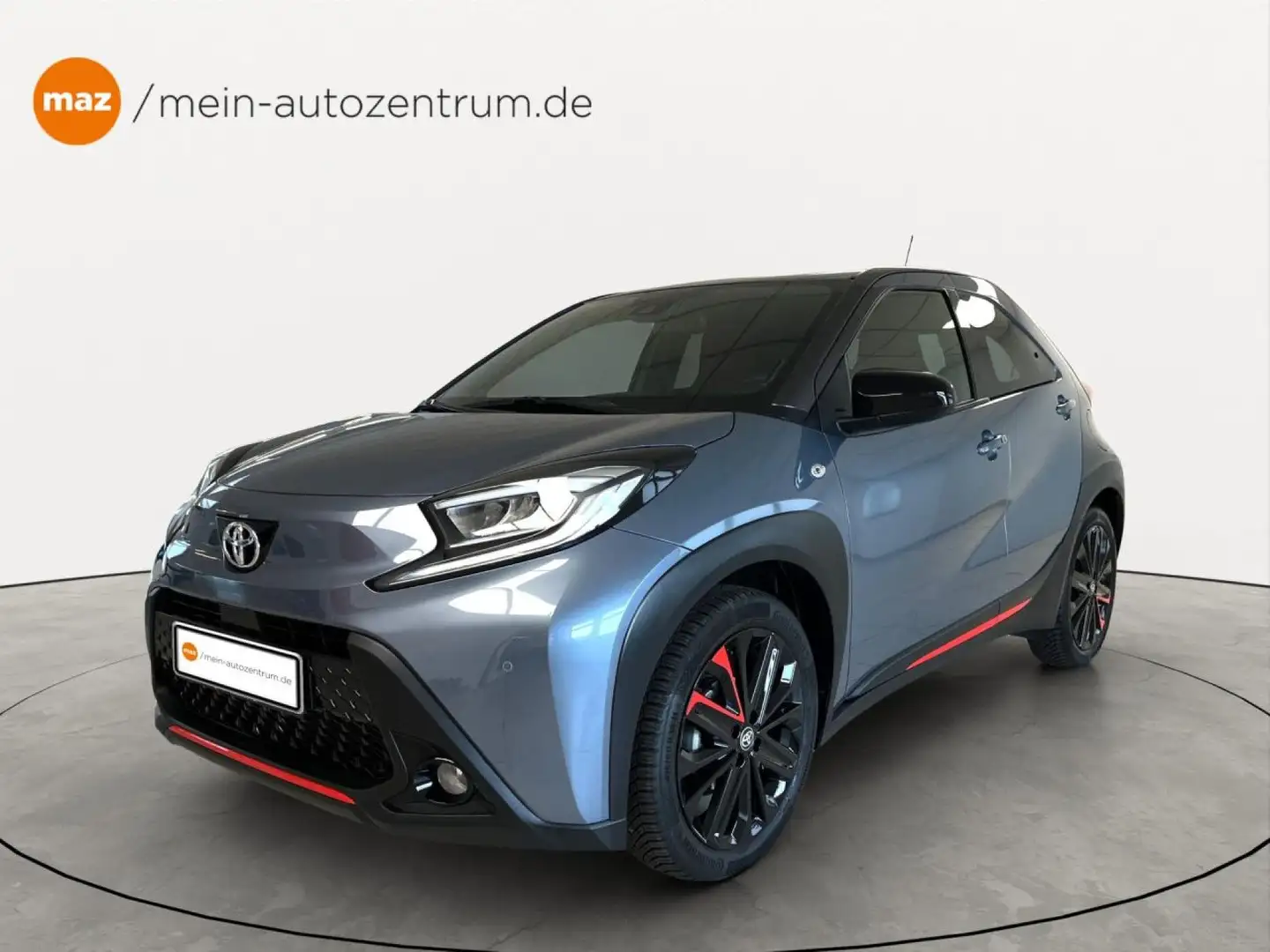 Toyota Aygo X 1.0 VVT-i CVT Undercover Bluetooth Navi LED Grau - 2