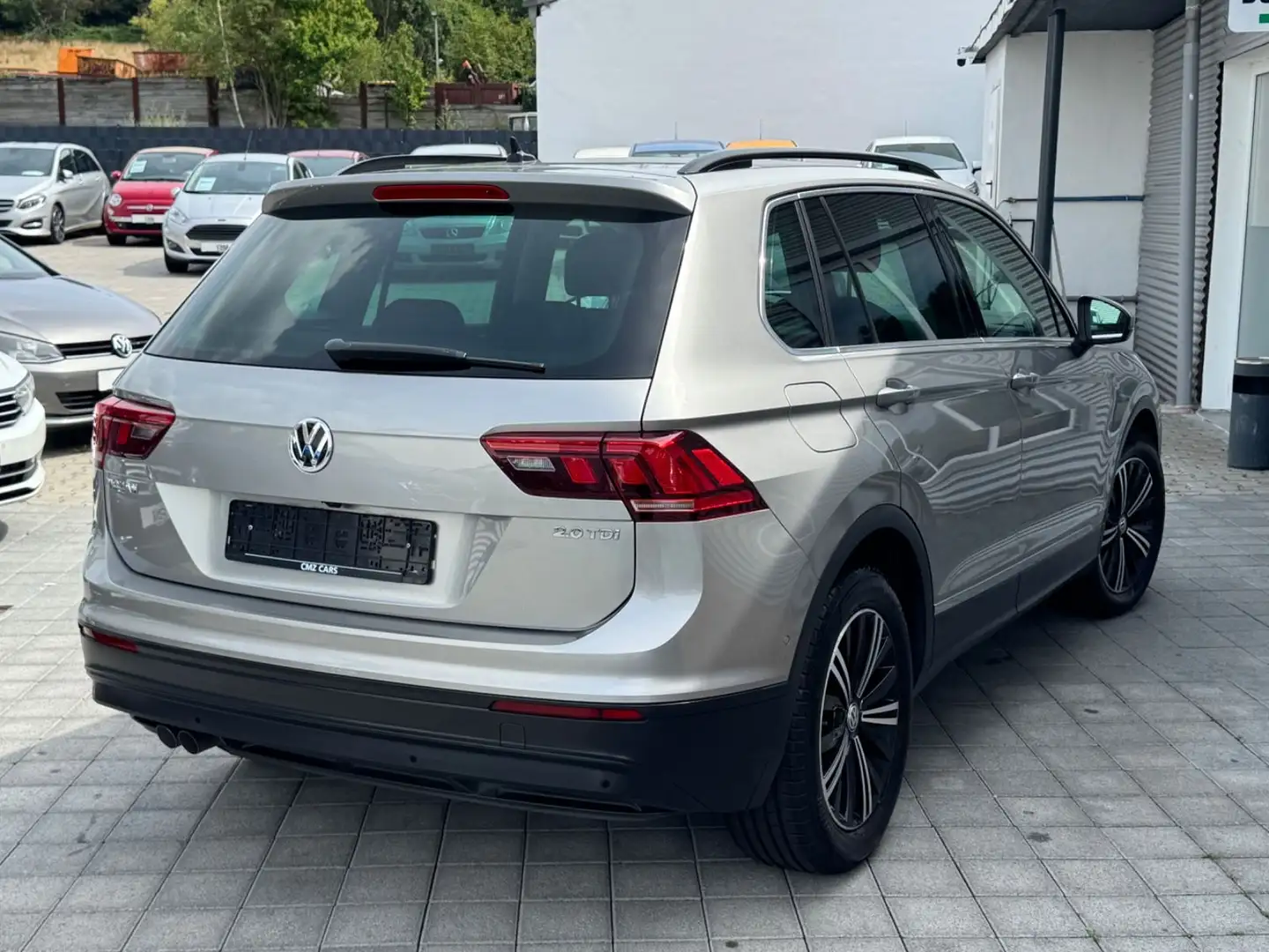 Volkswagen Tiguan Comfortline BMT/Start-Stopp*AHK*Kamera* Plateado - 2