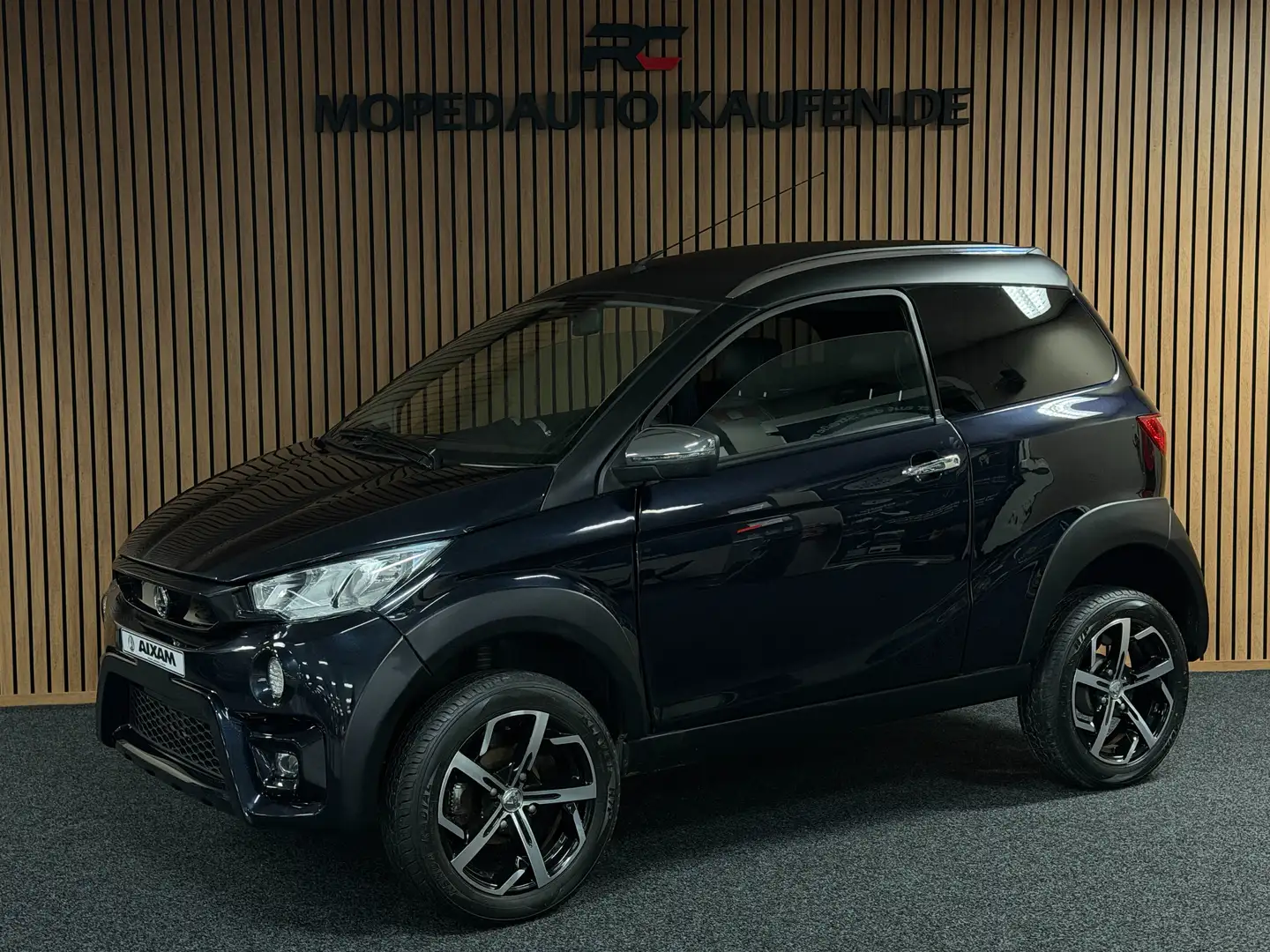 Aixam Crossover Black XL Kofferraum 8 PS Kubota | RFK - 1