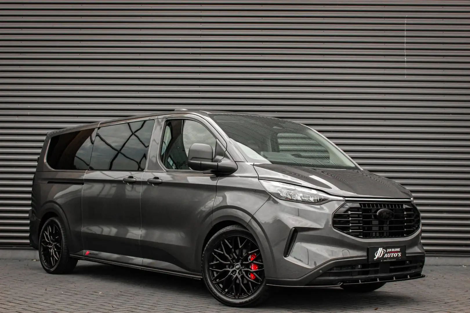 Ford Transit Custom 2.0 TDCI L2H1 136PK DC / DUBBEL CABINE / JB- EDITI Grijs - 2