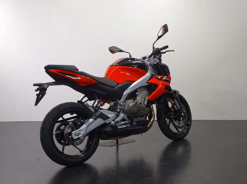 Aprilia Tuono - foto 3